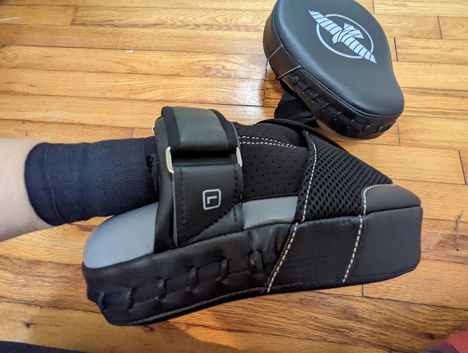Hayabusa PTS 3 Focus Mitts Pair - Black, Standard customer photo 2