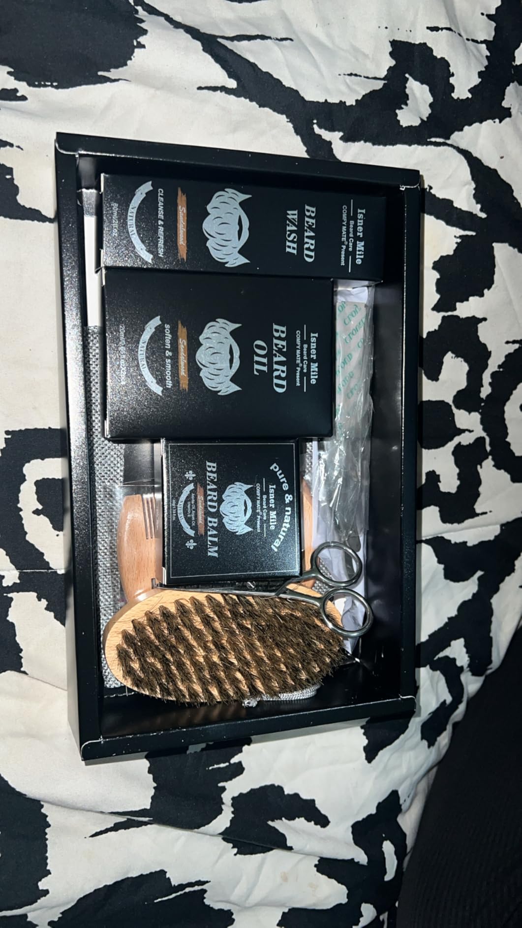 Isner Mile Beard Grooming Kit for Men with Beard Oil Balm Wash Brush Comb & Straight Razor - Gifts for Men Him Boyfriend customer photo 1