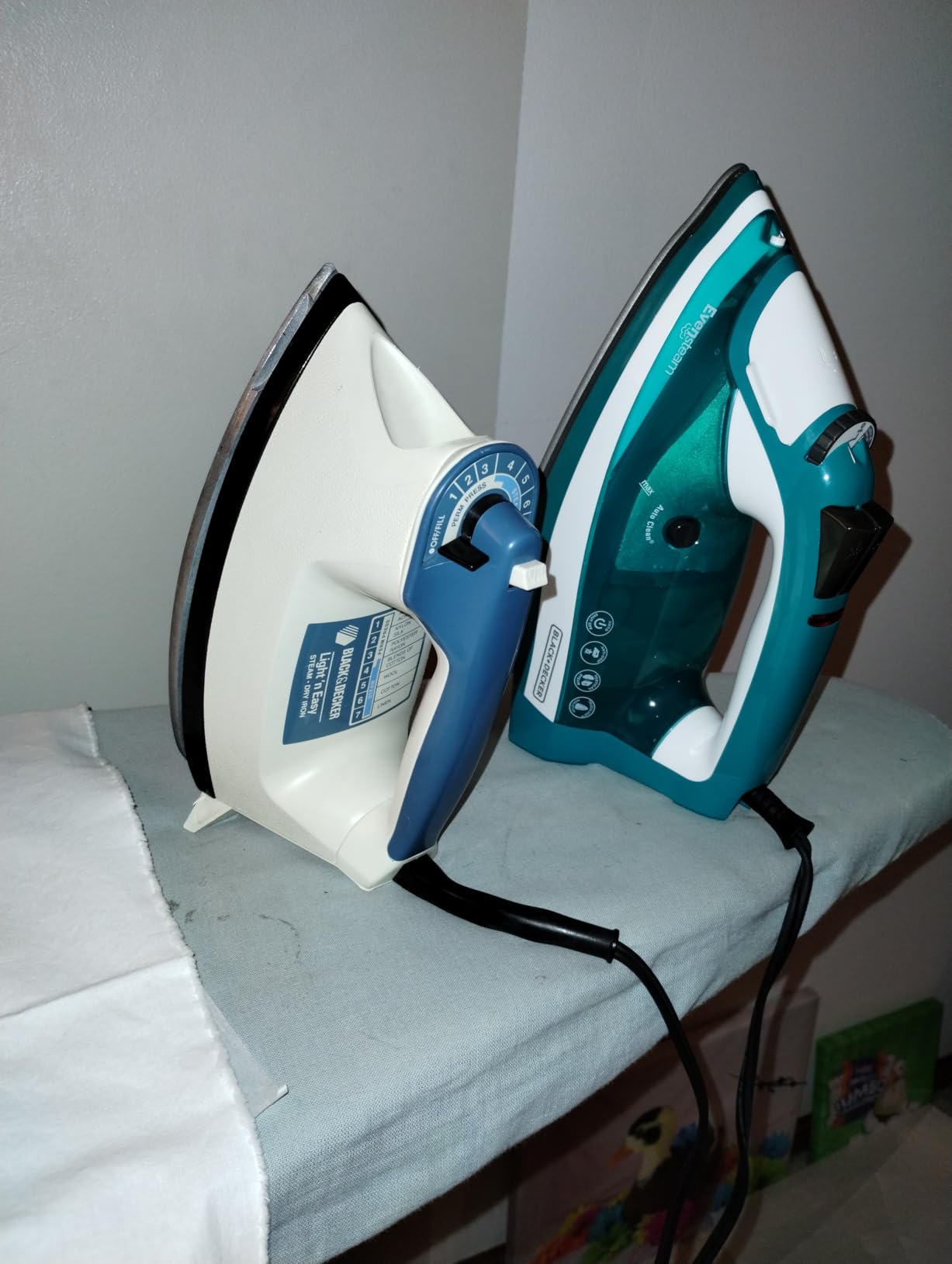 BLACK+DECKER IR16X One-Step Garment Steam Iron with Stainless Nonstick Soleplate, One Size, Turquoise customer photo 1