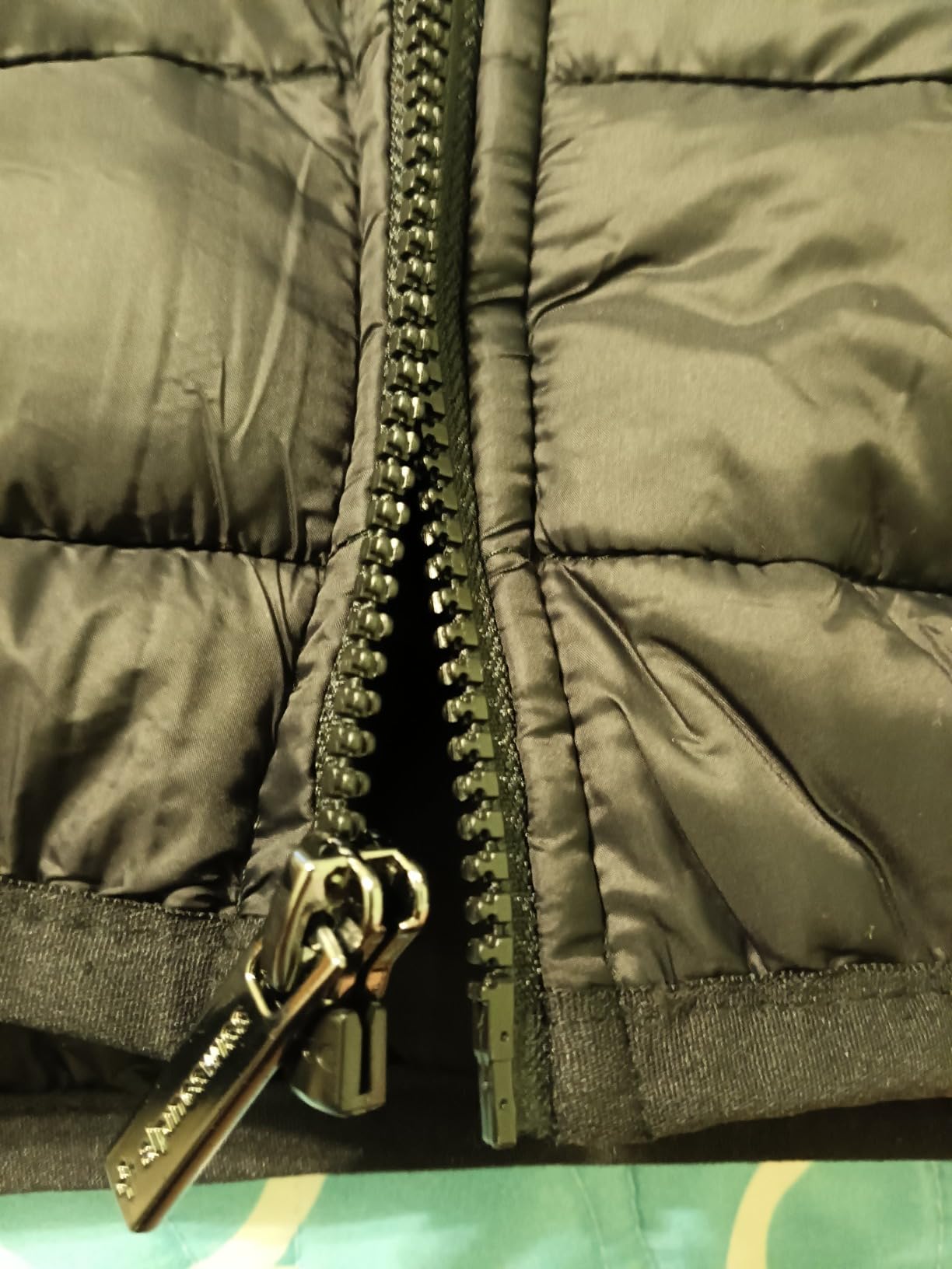 Alpine Swiss Clark Mens Puffer Vest Down Alternative Water Resistant Packable Outerwear Zip Up Pockets Warm Versatile Layer customer photo 1