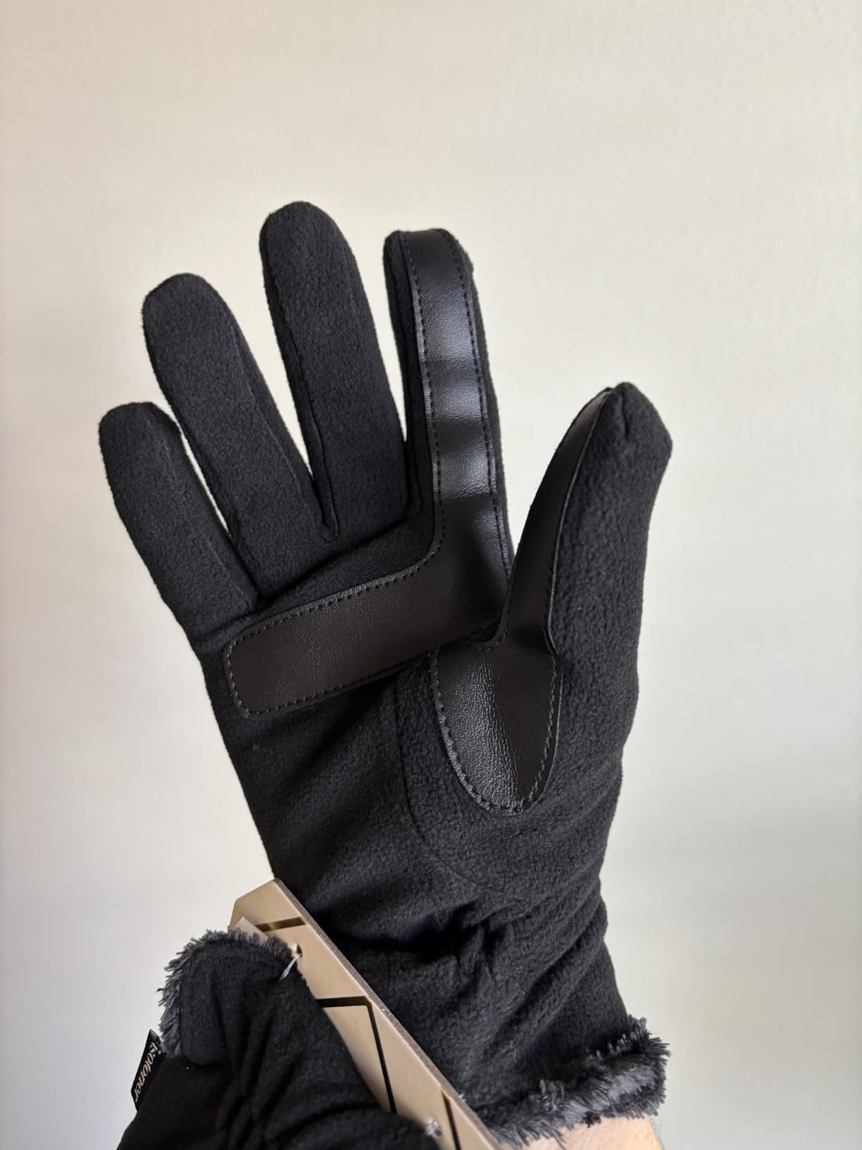 isotoner womens Stretch Fleece Gloves With Microluxe Lining and Smart Touch Technology customer photo 2