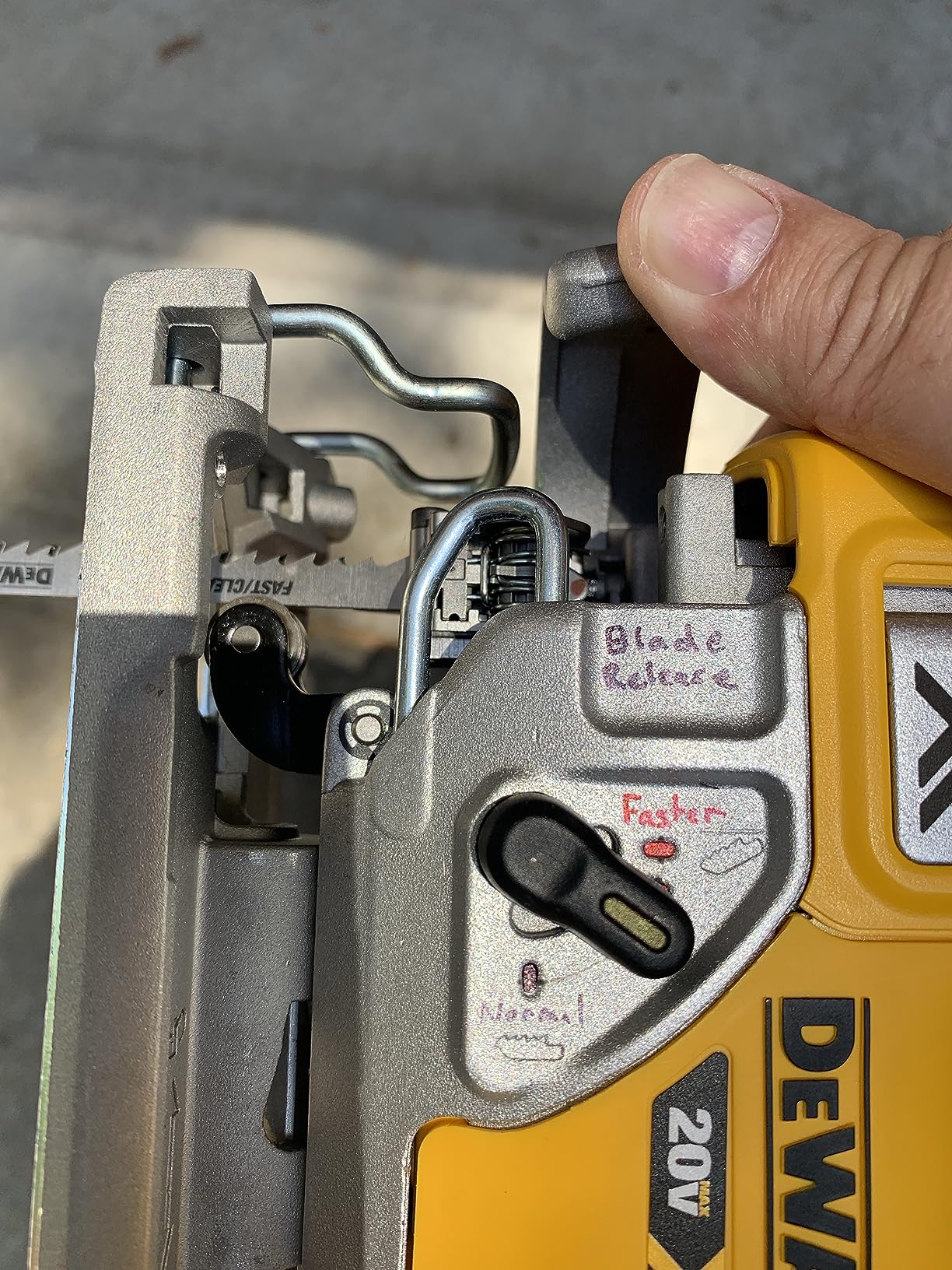 20V MAX XR Jig Saw, 3,200 Blade Speed, Cordless, Brushless Motor, LED Light, Bare Tool Only (DCS334B) customer photo 2