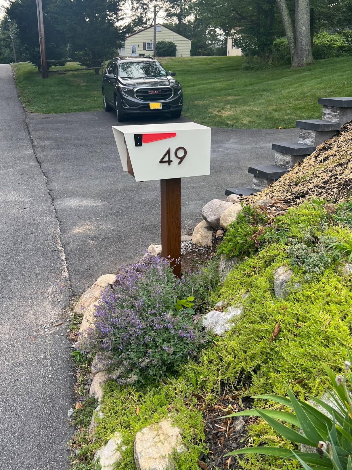 Mail Boss Curbside, Wood Grain 7510 Mail Manager Locking Security Mailbox, Steel, Black customer photo 1