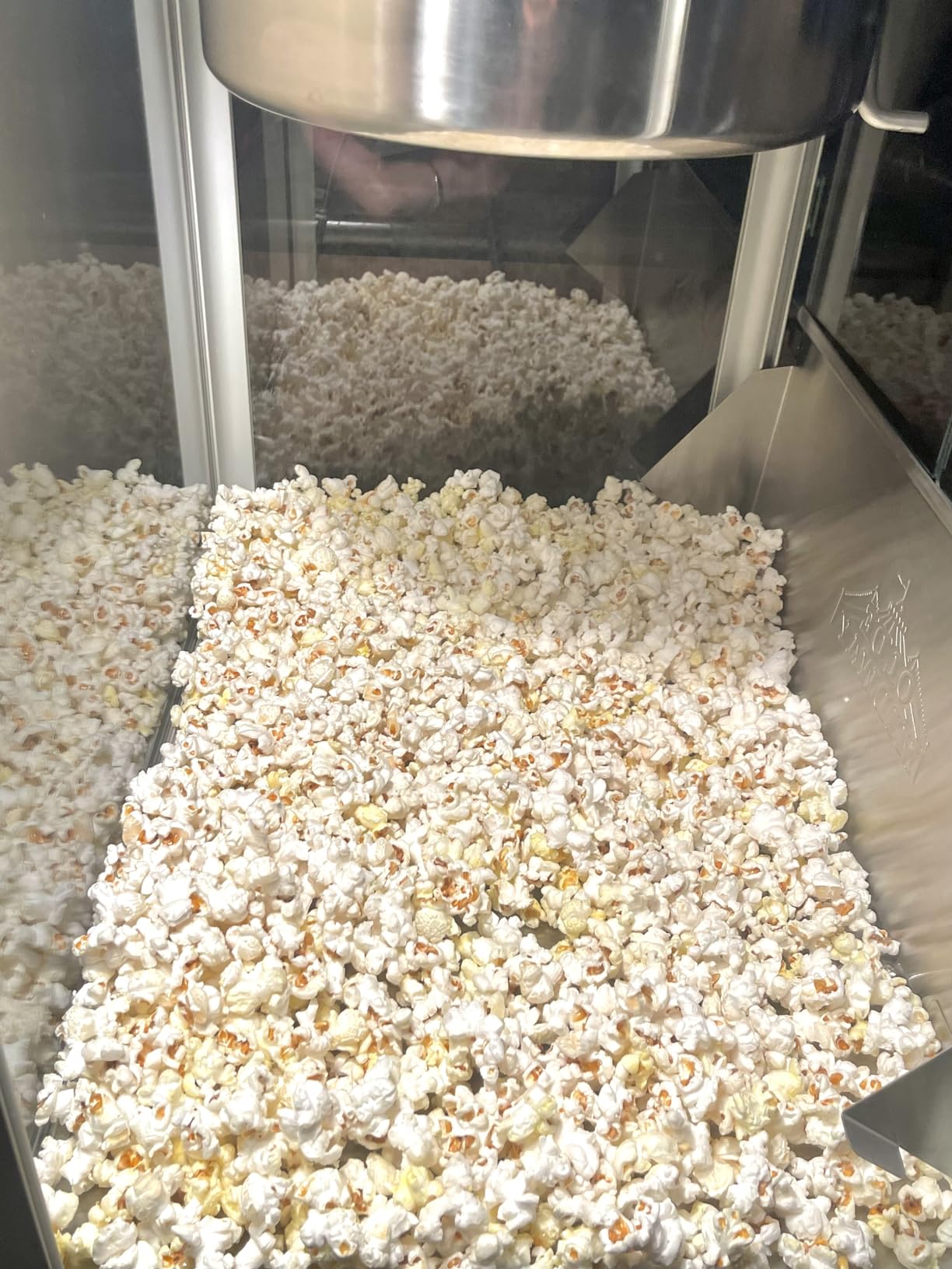 Olde Midway Commercial Popcorn Machine Maker Popper with Extra Large 16-Ounce Kettle - Red customer photo 2