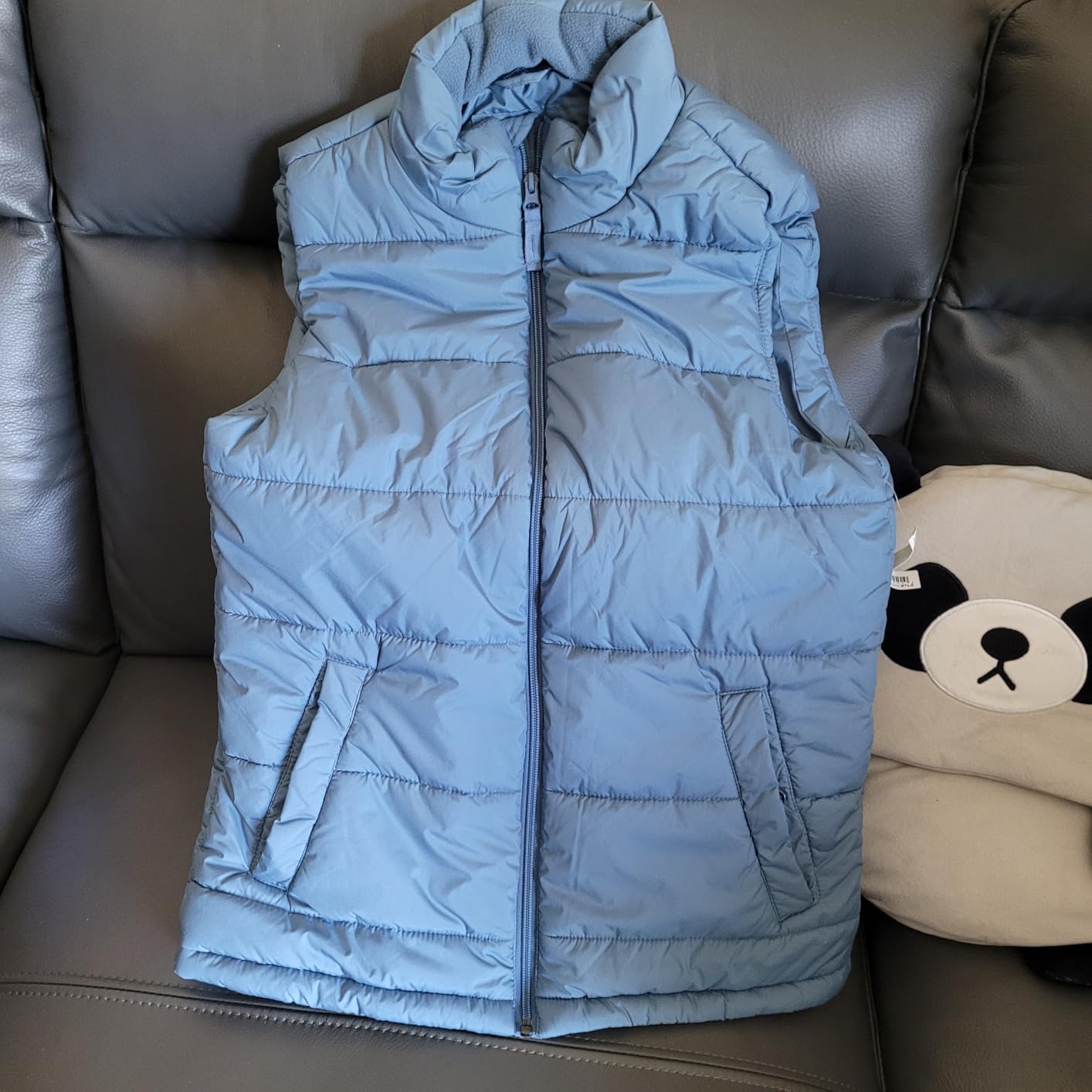 Amazon Essentials mens Mid-weight Puffer Vest customer photo 1