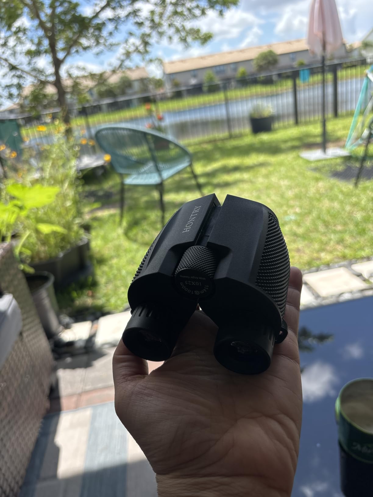 Hontry Binoculars for Adults and Kids, 10x25 Compact Binoculars for Bird Watching, Theater and Concerts, Hunting and Sport Games customer photo 2