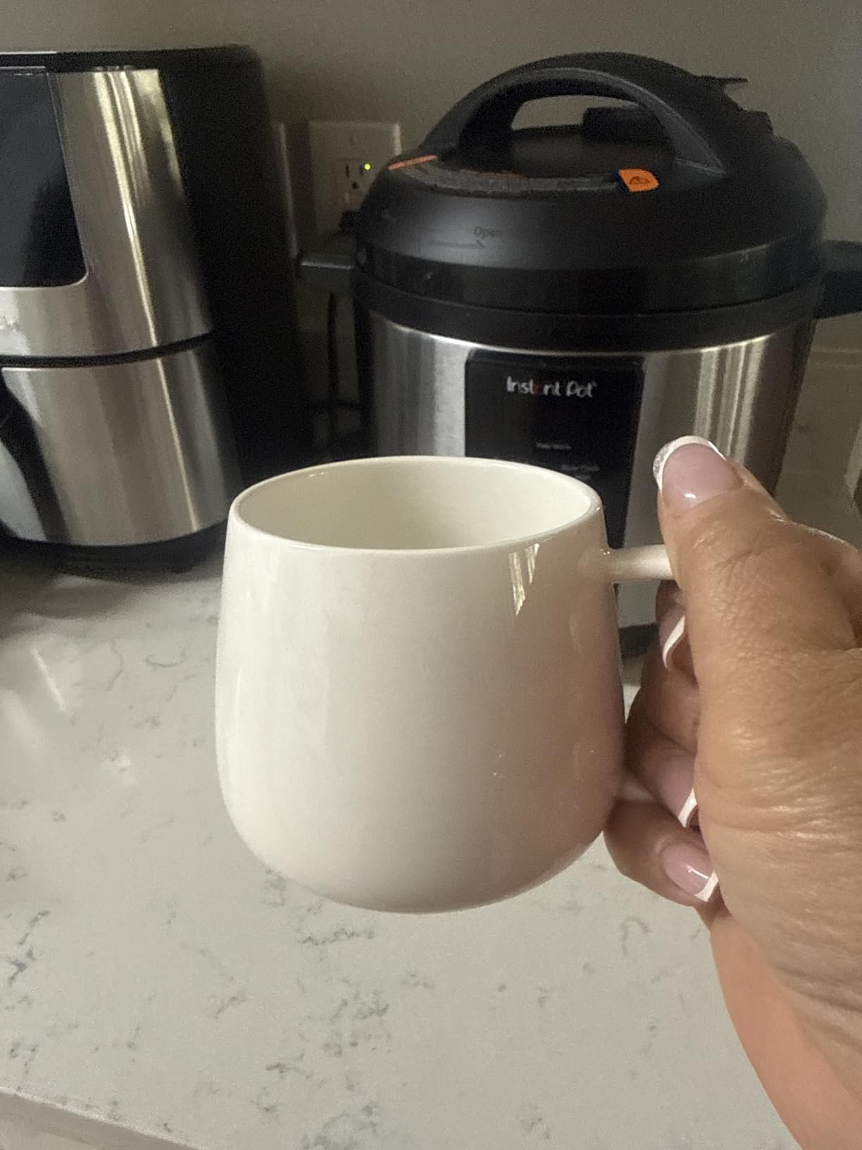 Teocera Coffee Mugs Set of 4-12oz Chip-Resistant Ceramic Cups with Ergonomic Handle | Dishwasher & Microwave Safe White Mugs | Keeps Beverage Hot, Perfect for Family Kitchen & Holiday Gifts customer photo 1