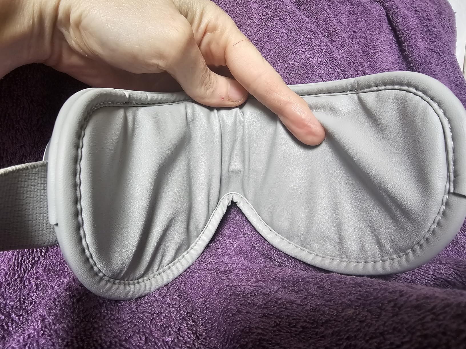 RENPHO Eye Massager with Heat, FSA Eligible HSA, Eye Mask for Head Tension, Birthday Gifts for Men Women Mom Husband, Sleep Mask for Eye Strain and Dry Eyes, Eyeris 1 customer photo 2