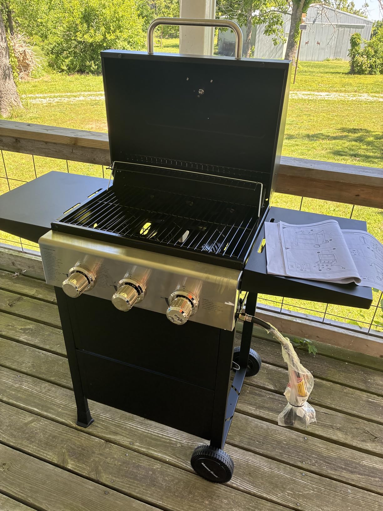 MASTER COOK 3 Burner BBQ Propane Gas Grill, 472 Sq. In. Cooking Area, 30,000 BTU Stainless Steel customer photo 1