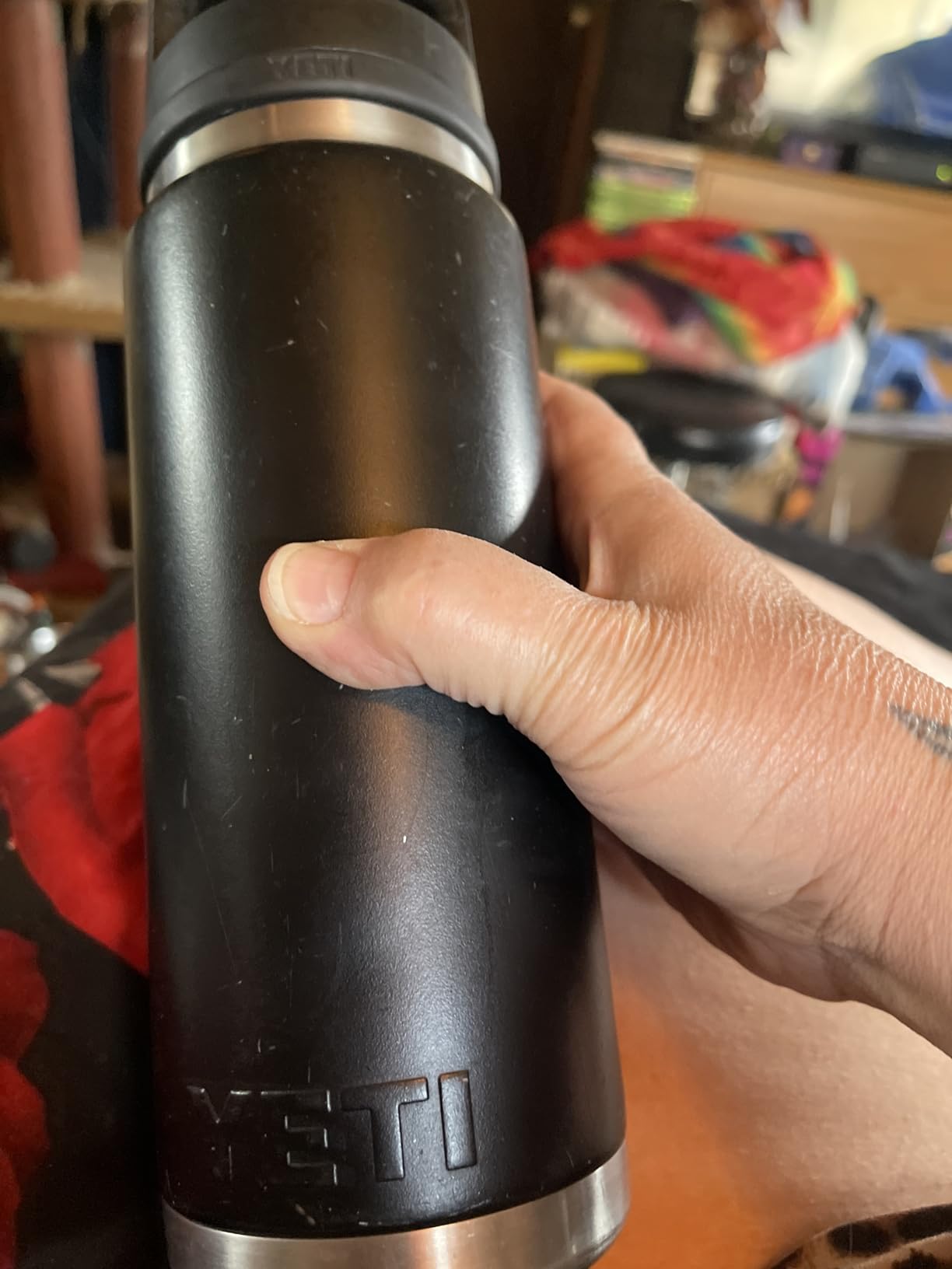 YETI Rambler 26 oz Bottle, Vacuum Insulated, Stainless Steel with Chug Cap, Black customer photo 2