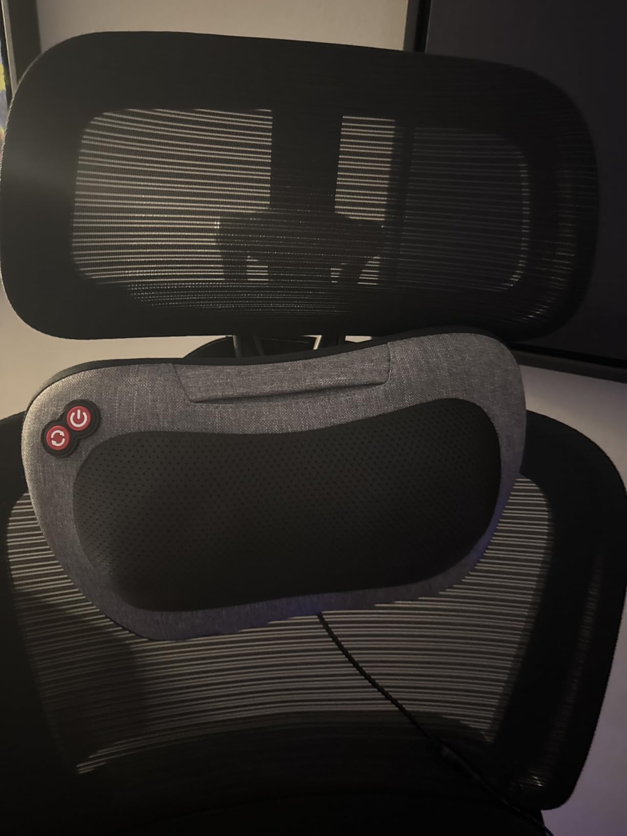 VIKTOR JURGEN Shiatsu Back Massager with Heat - Deep Tissue Massage for Neck, Shoulder, Leg, Upper & Lower Back Pain Relief, Electric Kneading 3D Massage Pillow Gifts for Men Women Dad, Mom, Christmas customer photo 1
