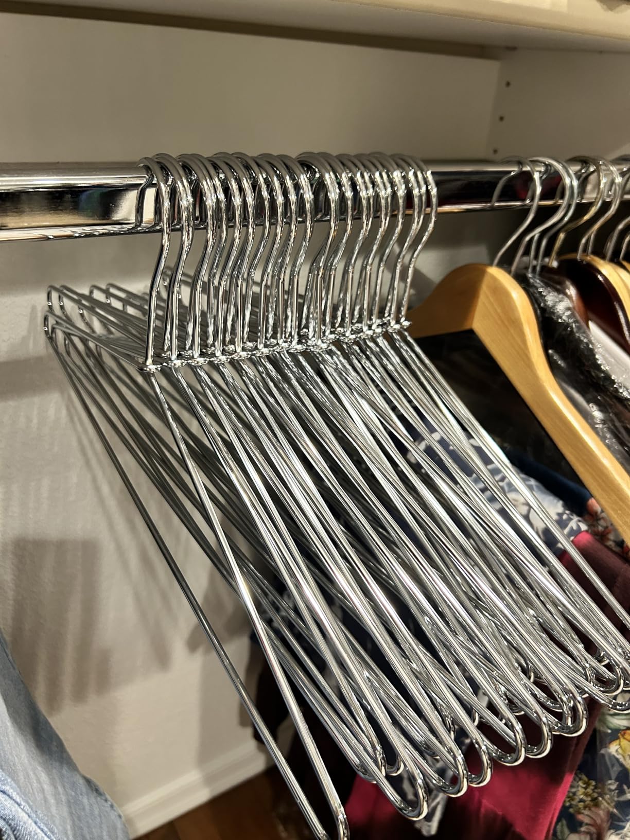 Amber Home 30 Pack Heavy Duty Metal Coat Hangers, 17 Inch Stainless Steel Shirt Hangers with Smooth Chrome, Silver Metal Wire Hanger for Closet Organization, Suit & Pants customer photo 2
