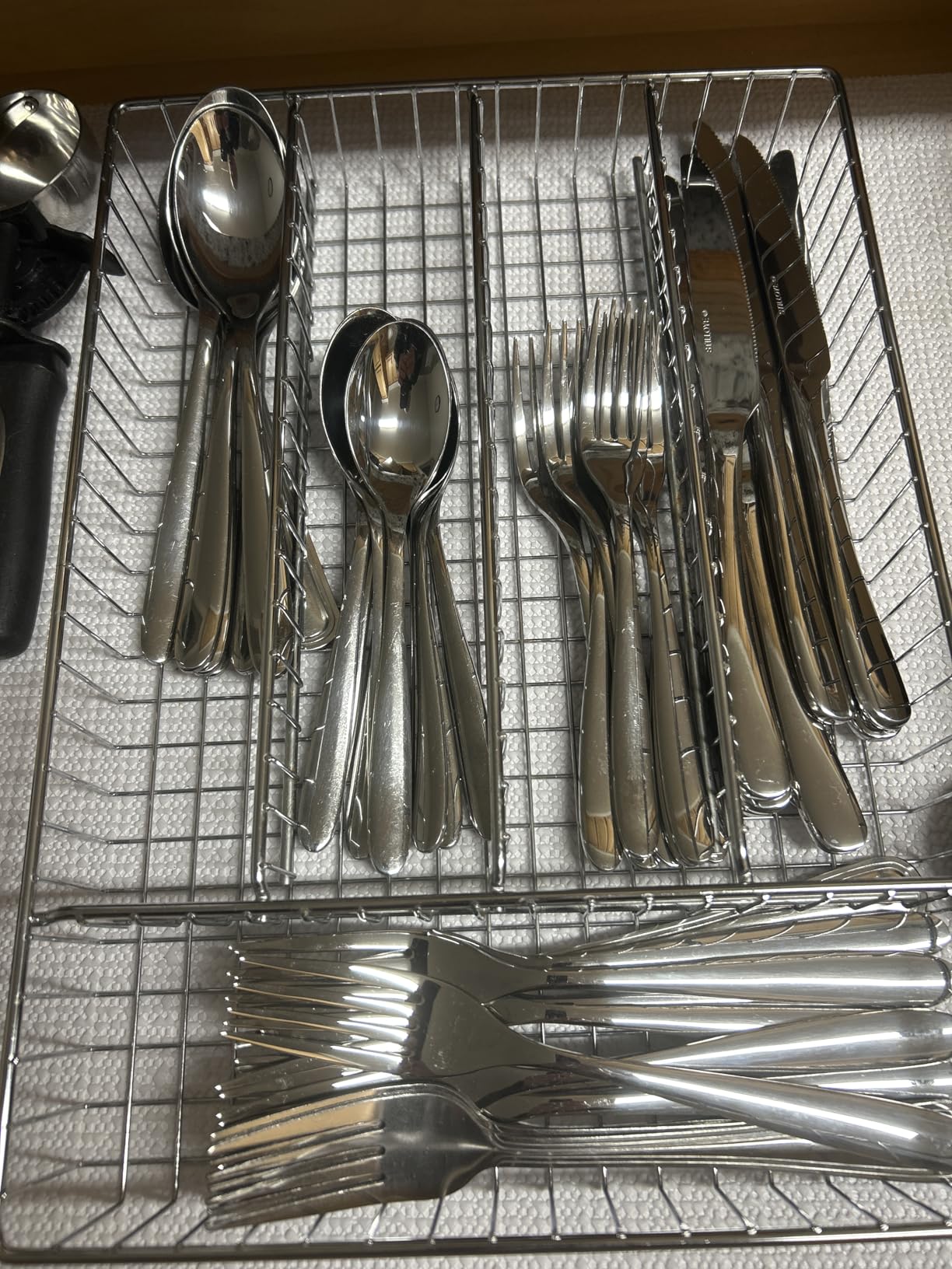 Silverware Set for 8, 40 Piece Heavy Duty Stainless Steel Flatware Utensils Cutlery Set Including Steak Knife Fork and Spoon, Dishwasher Safe, Gift Package for Wedding Housewarming customer photo 1