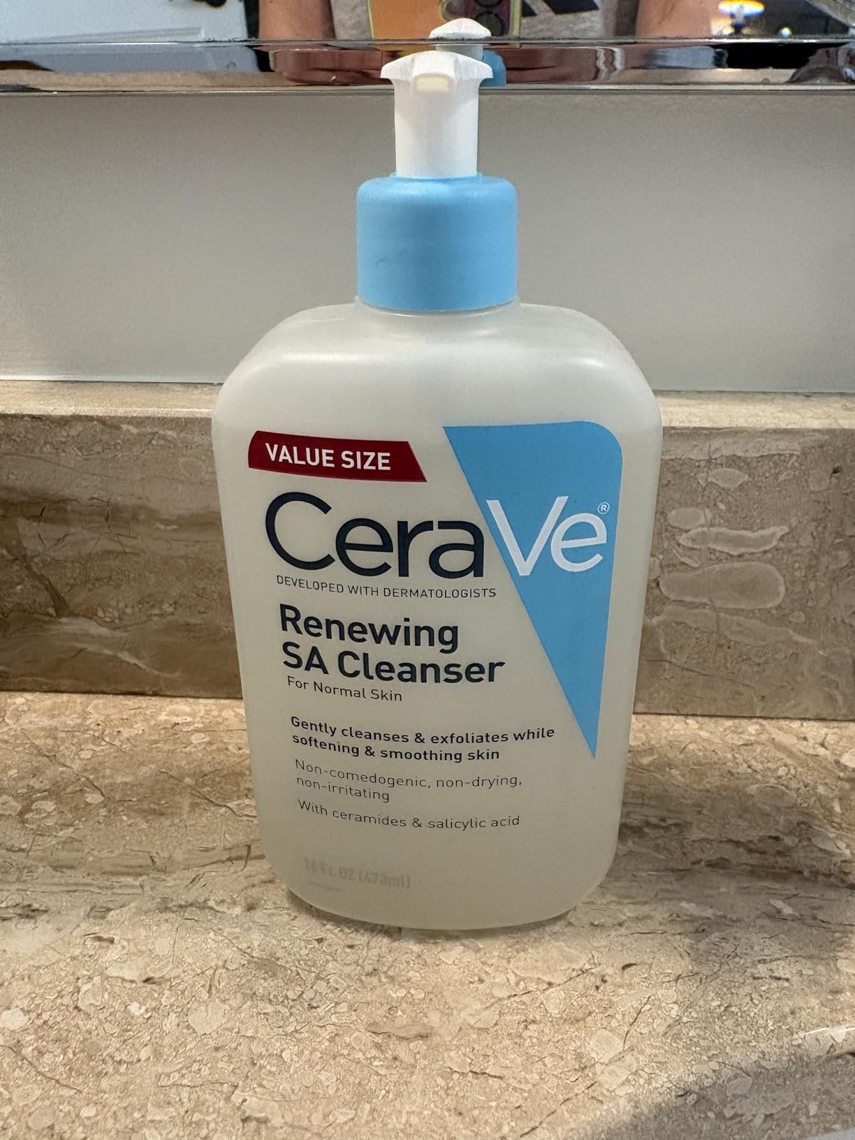 CeraVe Renewing SA Cleanser, Salicylic Acid Cleanser with Hyaluronic Acid, Niacinamide & Ceramides, 16 Ounce customer photo 1