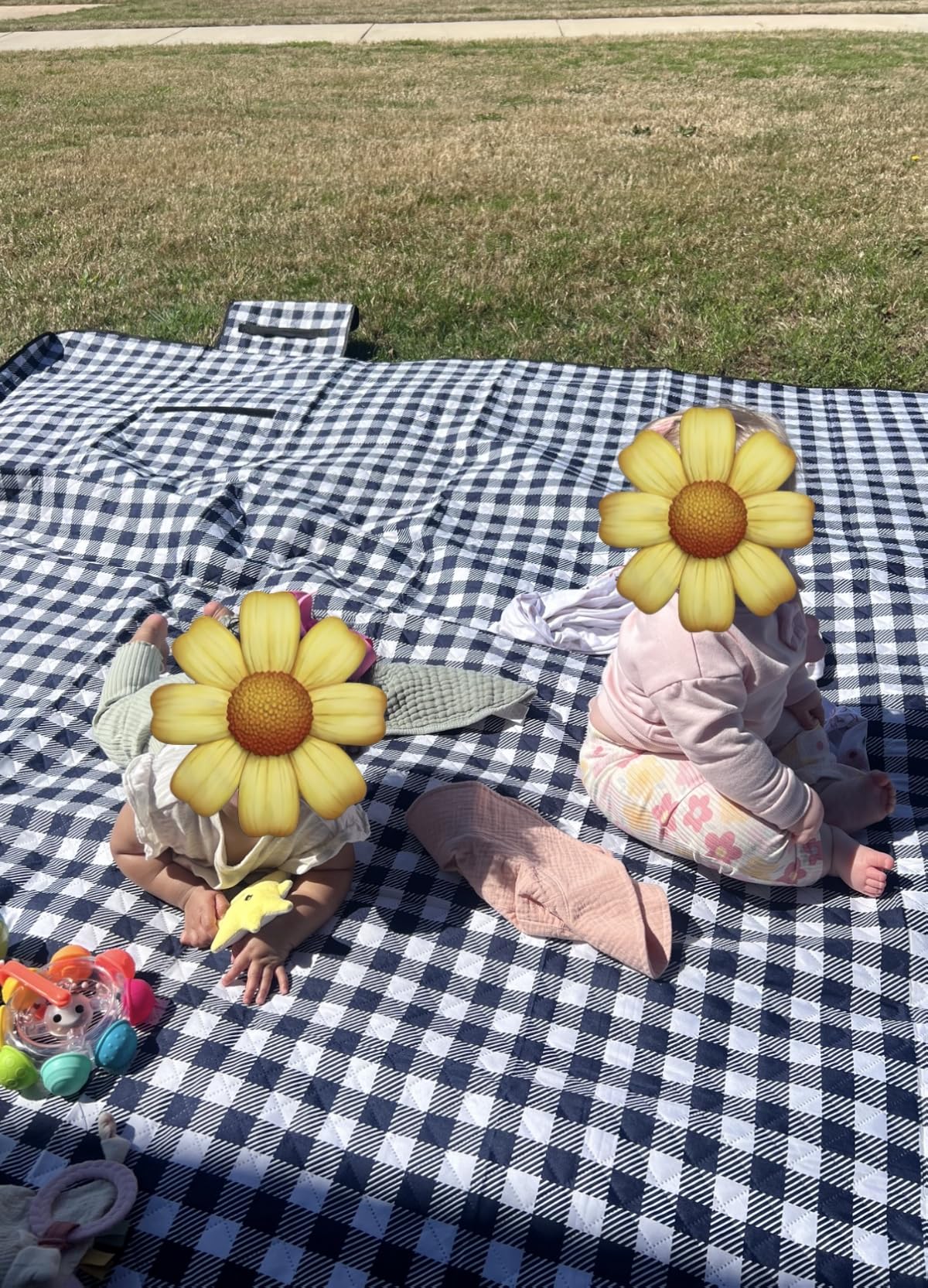 ZAZE Extra Large Picnic Outdoor Blanket, 80''x80'' Waterproof Foldable Blankets Gingham Picnic Mat for Beach, Camping Grass Lawn Park Accessories Cute Couple Gifts Ideas Wedding Registry(Green White) customer photo 2