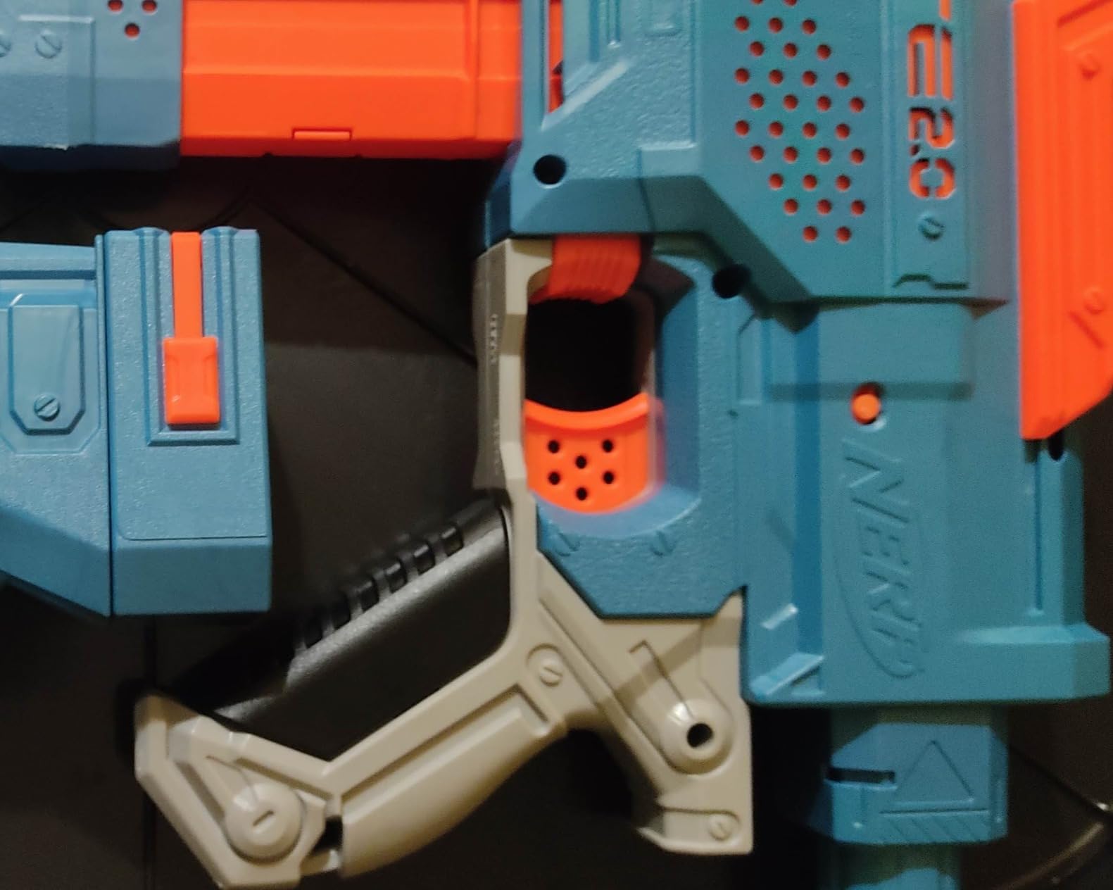 Nerf Elite 2.0 Echo CS-10 Blaster - 24 Official Darts, 10-Dart Clip, Removable Stock and Barrel Extension, 5 Tactical Rails customer photo 2
