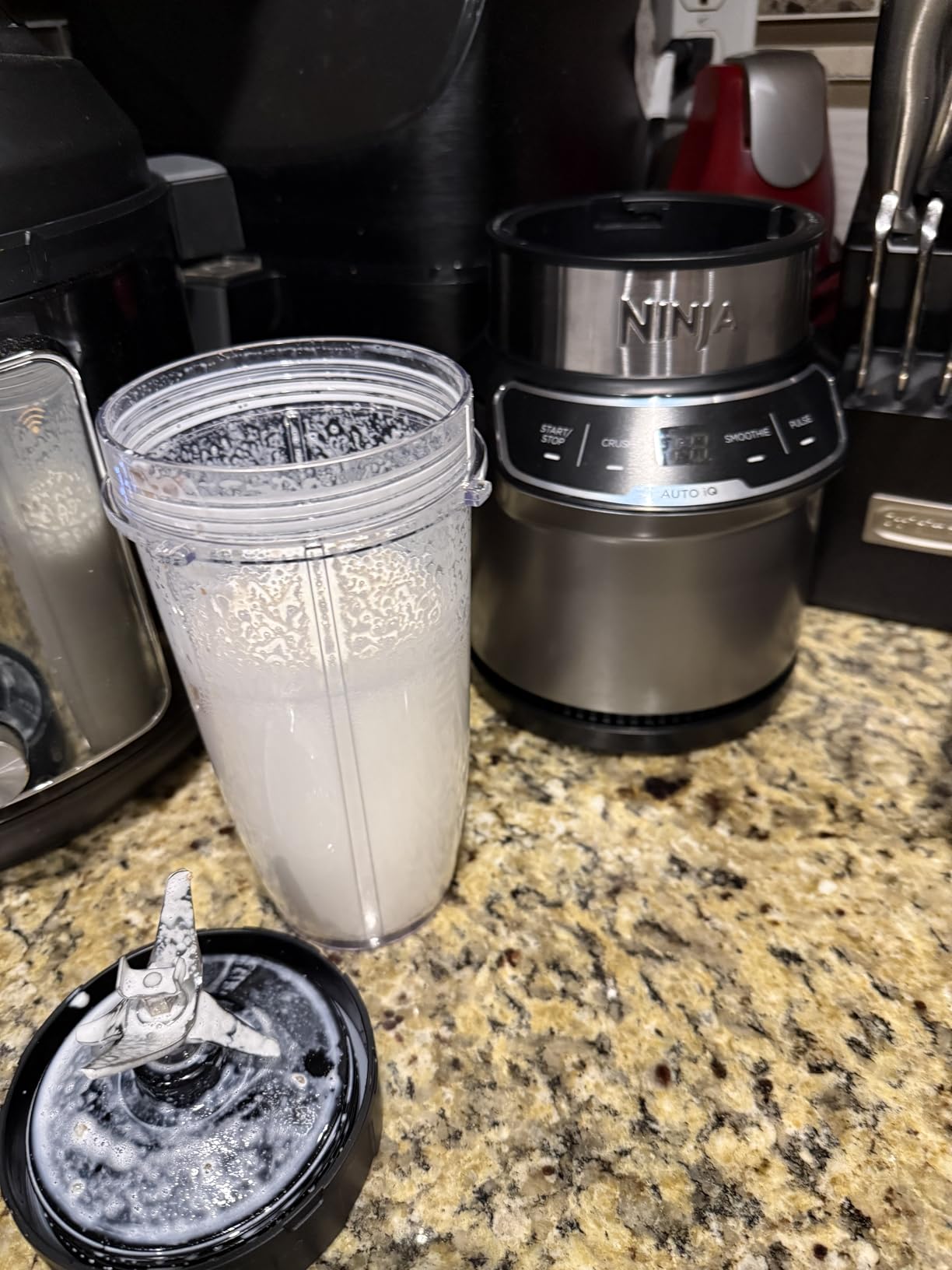 Ninja Nutri-Blender Pro with Auto-iQ BN401 | For Smoothies, Shakes, Frozen Drinks, Salsa, Dips | (2) 24-oz. To-Go Cups & Spout Lids | 1100-Peak-Watt | Silver customer photo 1