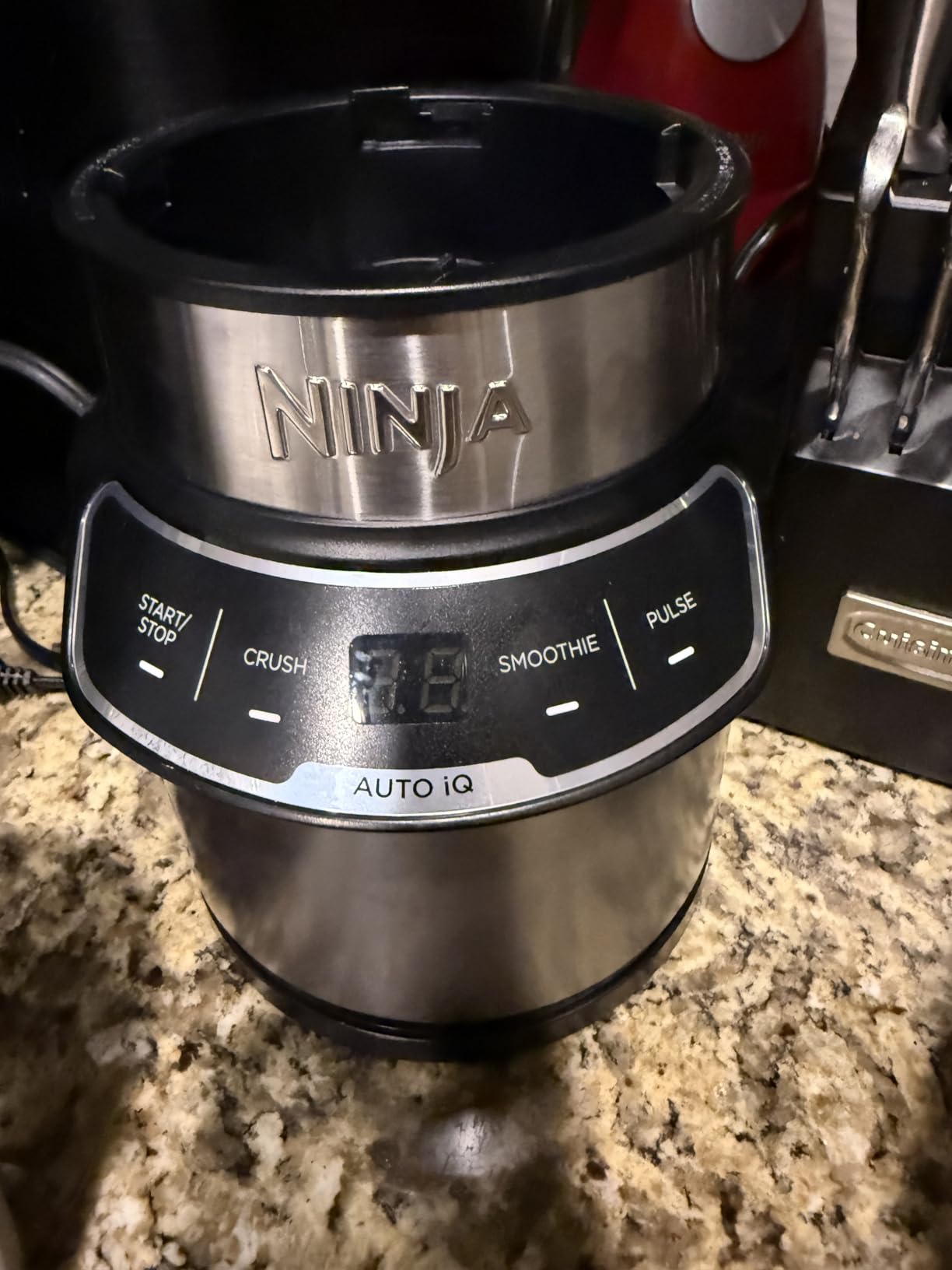 Ninja Nutri-Blender Pro with Auto-iQ BN401 | For Smoothies, Shakes, Frozen Drinks, Salsa, Dips | (2) 24-oz. To-Go Cups & Spout Lids | 1100-Peak-Watt | Silver customer photo 2