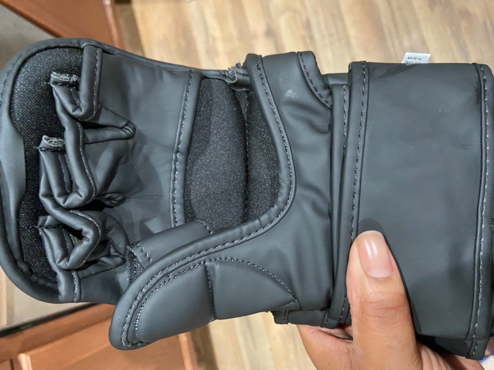 Revgear 7Oz MMA Gloves: Premium Faux Leather Workout Gloves for Men & Women, Ideal for Boxing, Muay Thai, Martial Arts, Sparring, and Heavy Bag Training. customer photo 1