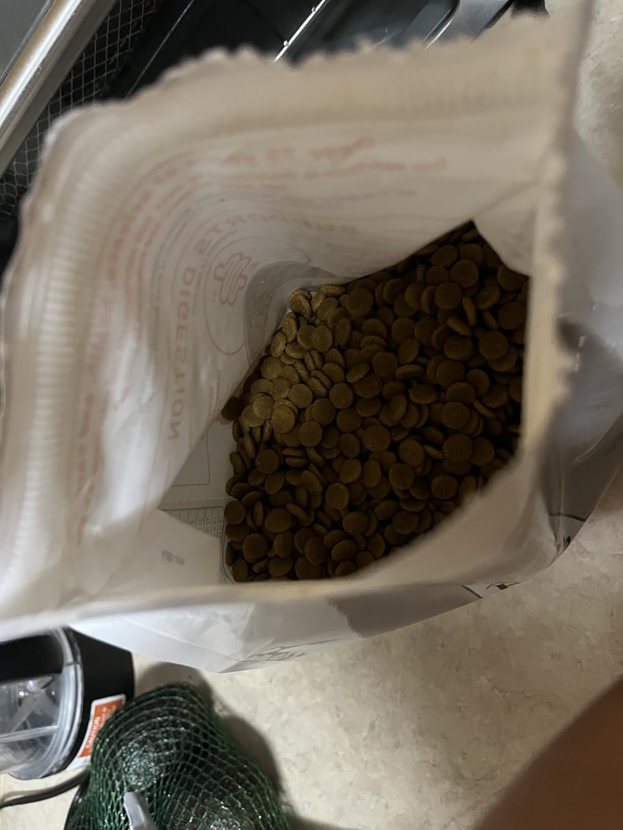 Hill's Science Diet Adult 7+ Perfect Digestion Dry Cat Food, Chicken, Barley & Whole Oats, 3.5 lb. Bag customer photo 2
