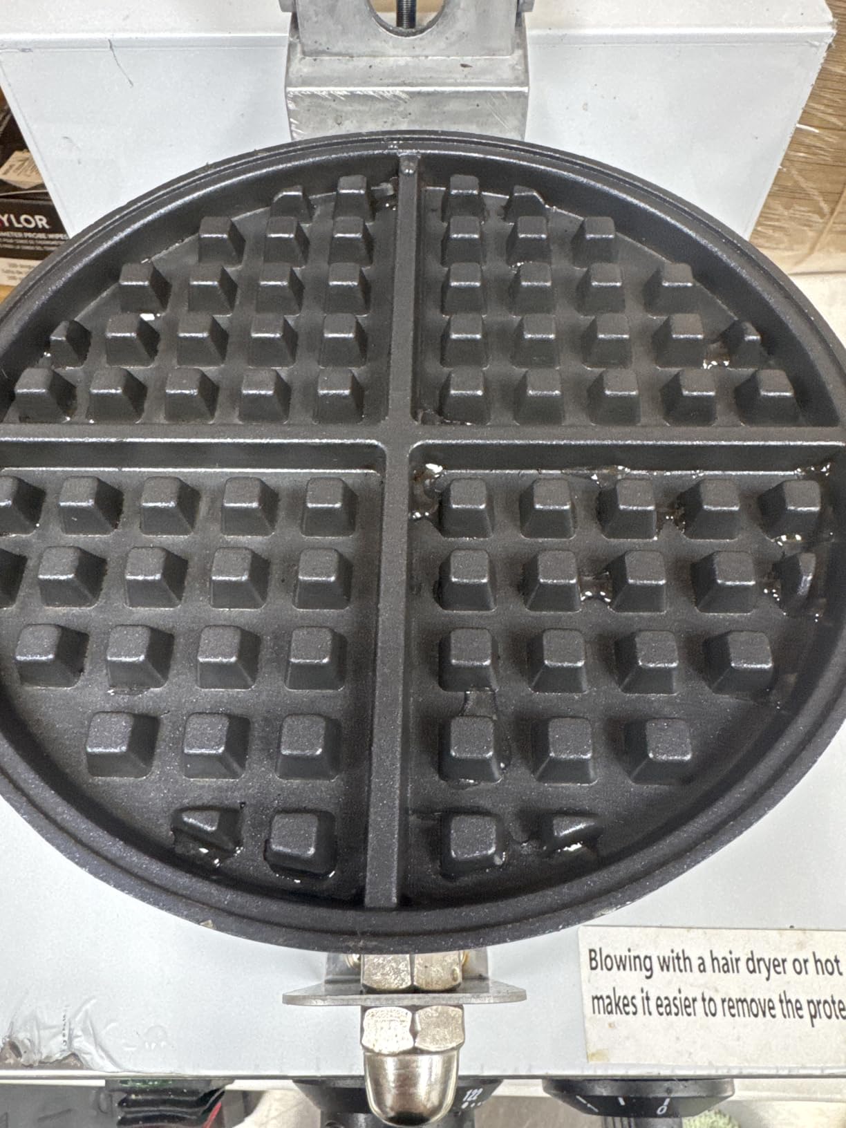 Dyna-Living Waffle Maker 2400W Double Waffle Iron Maker Restaurant Non-stick Round Waffle Machine Commercial Waffle Maker Large Waffle Machine for Hotel, Thicken Stainless Steel customer photo 1