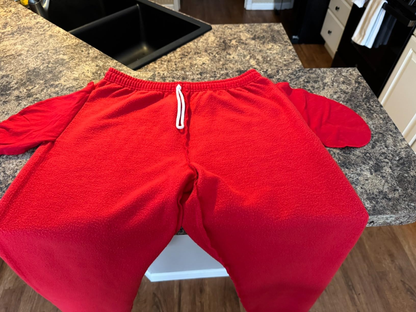 Fruit of the Loom Eversoft Fleece Elastic Bottom Sweatpants with Pockets, Relaxed Fit, Moisture Wicking, Breathable customer photo 1