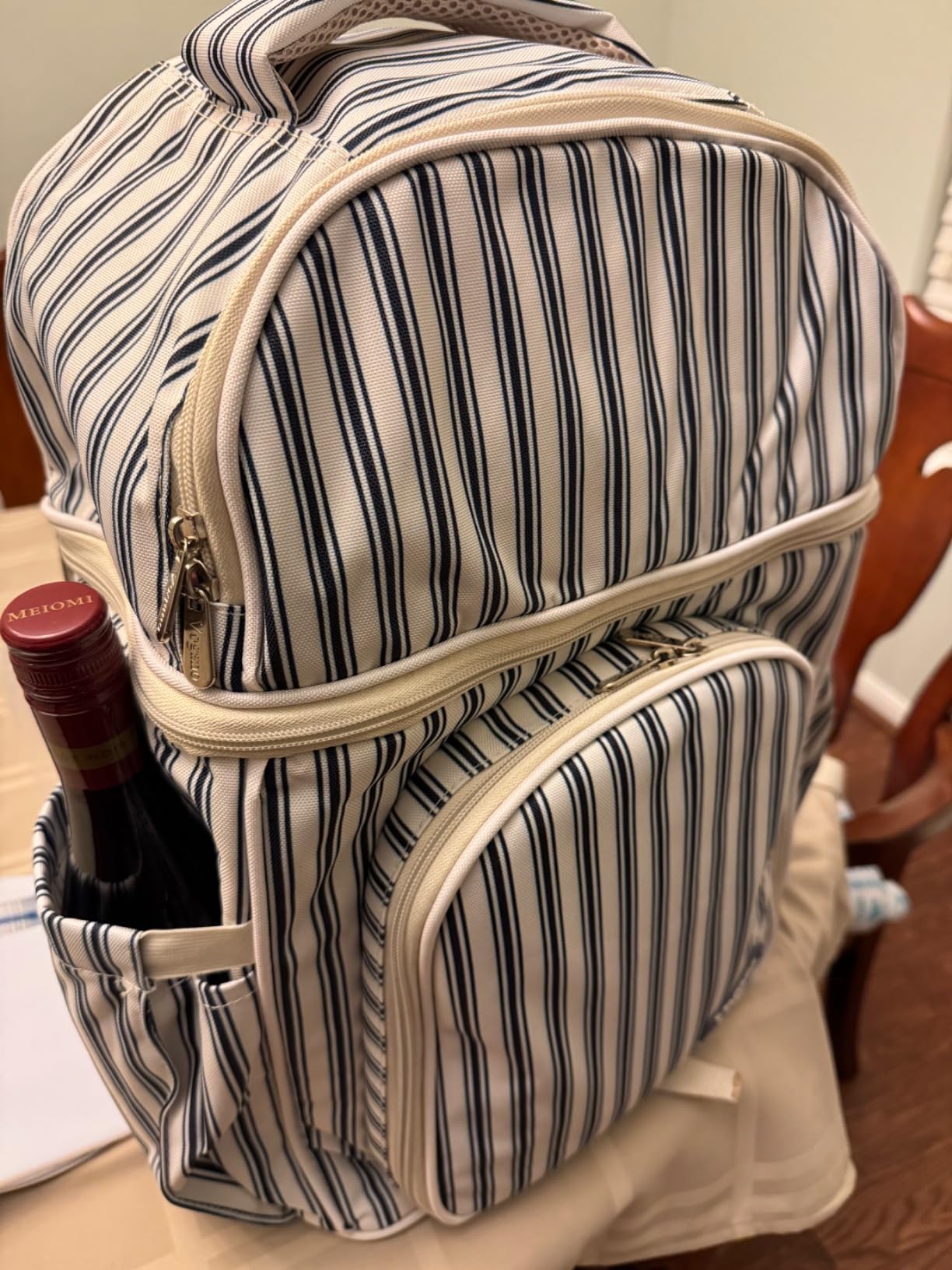 Vogano Picnic Backpack & Accessories - Insulated Picnic Set for 2 Person with Dual Compartments, Lightweight Blanket, Cutlery Set, for Newlyweds and Couples Gifts Blue customer photo 1