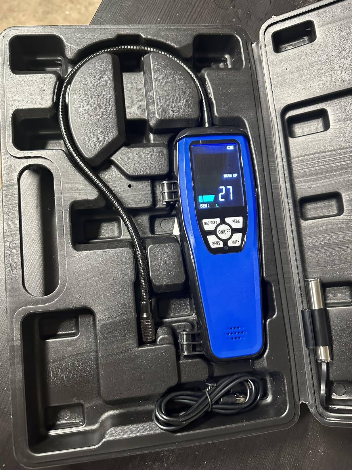 Refrigerant Leak Detector, Aprvtio ALD-200 3-in-1 Freon Leak Detector Tester A3 A2L A1 Refrigerants Compatible, Rechargeable, Multipule Alarm, Heated Diode Sensor for HVAC R32 R454B R410A R134A R290 customer photo 1