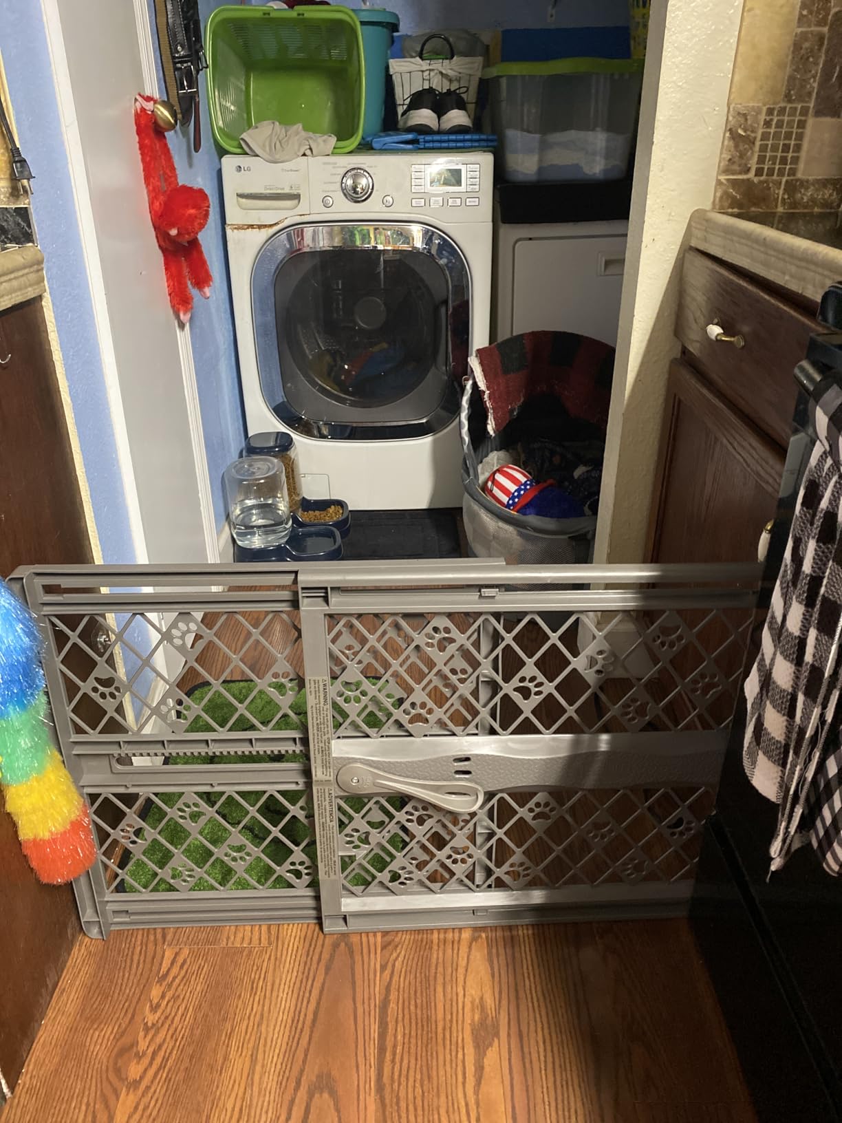 MYPET Paws Portable Pet Gate: 26-40