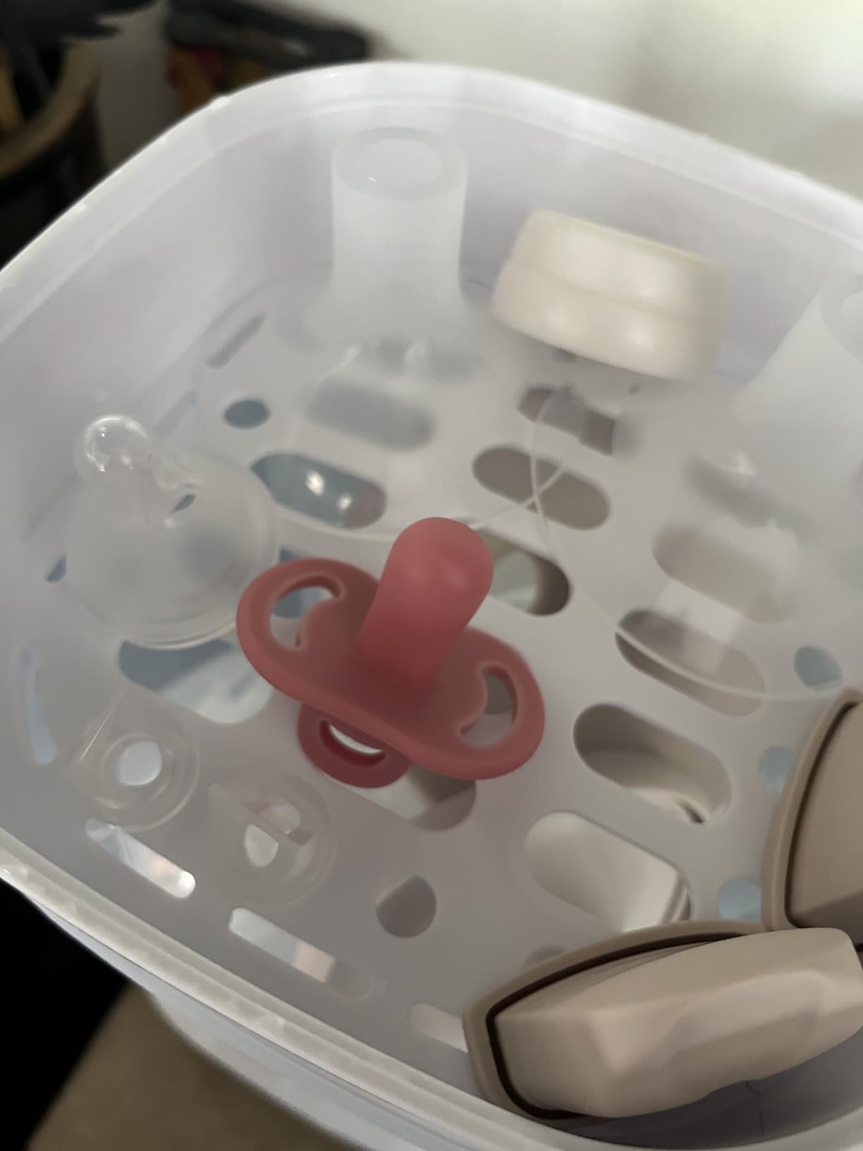 GROWNSY Bottle Sterilizer and Dryer, Compact Electric Steam Baby Bottle Sterilizer (Esterilizador de Biberones), Bottle Sanitizer for Baby Bottles, Pacifiers, Pump Parts customer photo 1