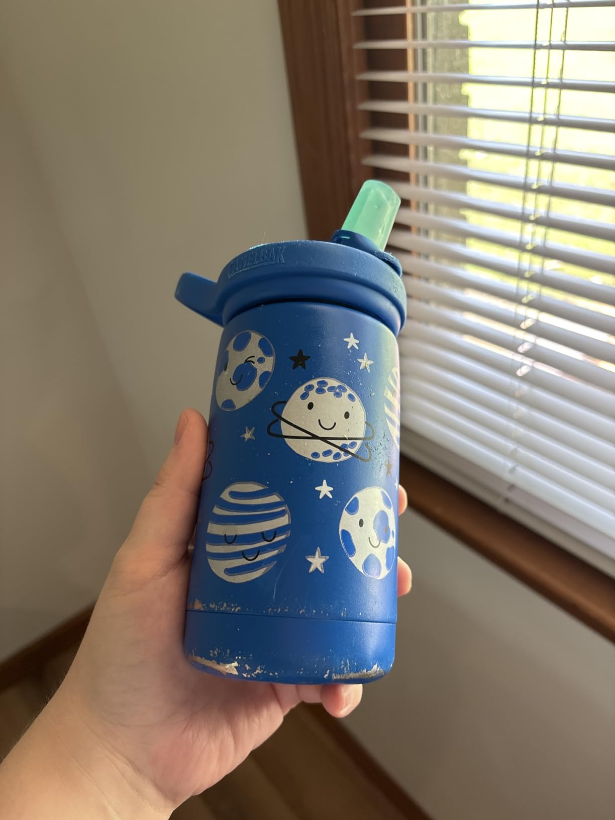 CamelBak Eddy+ Kids Insulated Stainless Steel Water Bottle with Bite Valve Straw, Leak-Resistant Design for Everyday Hydration, 12oz, Space Smiles customer photo 1