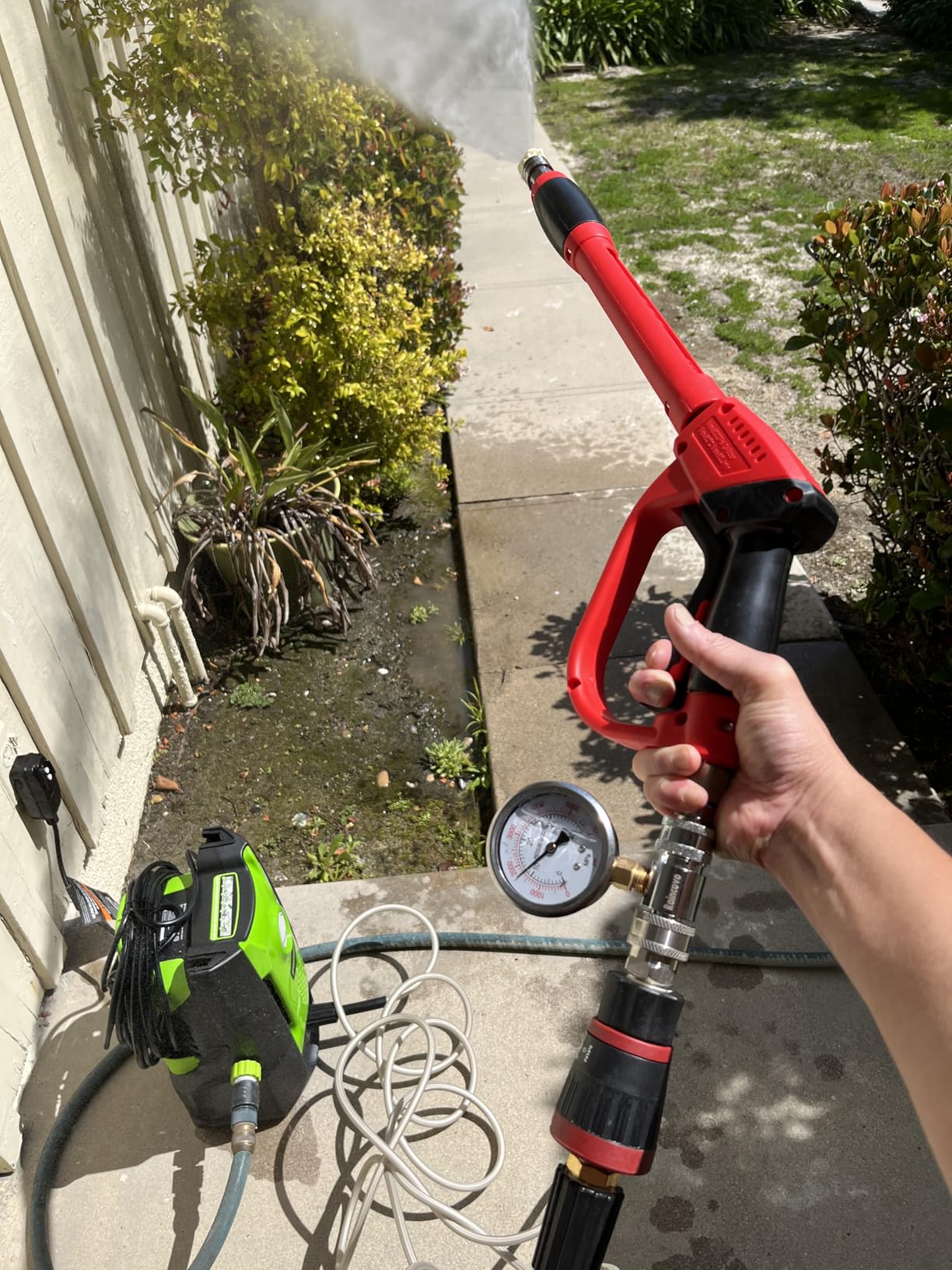 Greenworks 1600 PSI (1.2 GPM) Electric Pressure Washer (25°, 40°, Soap Applicator) Ideal For Cleaning Cars, Trucks, Boats, Outdoor Patio Furniture, Decks, and Windows customer photo 1