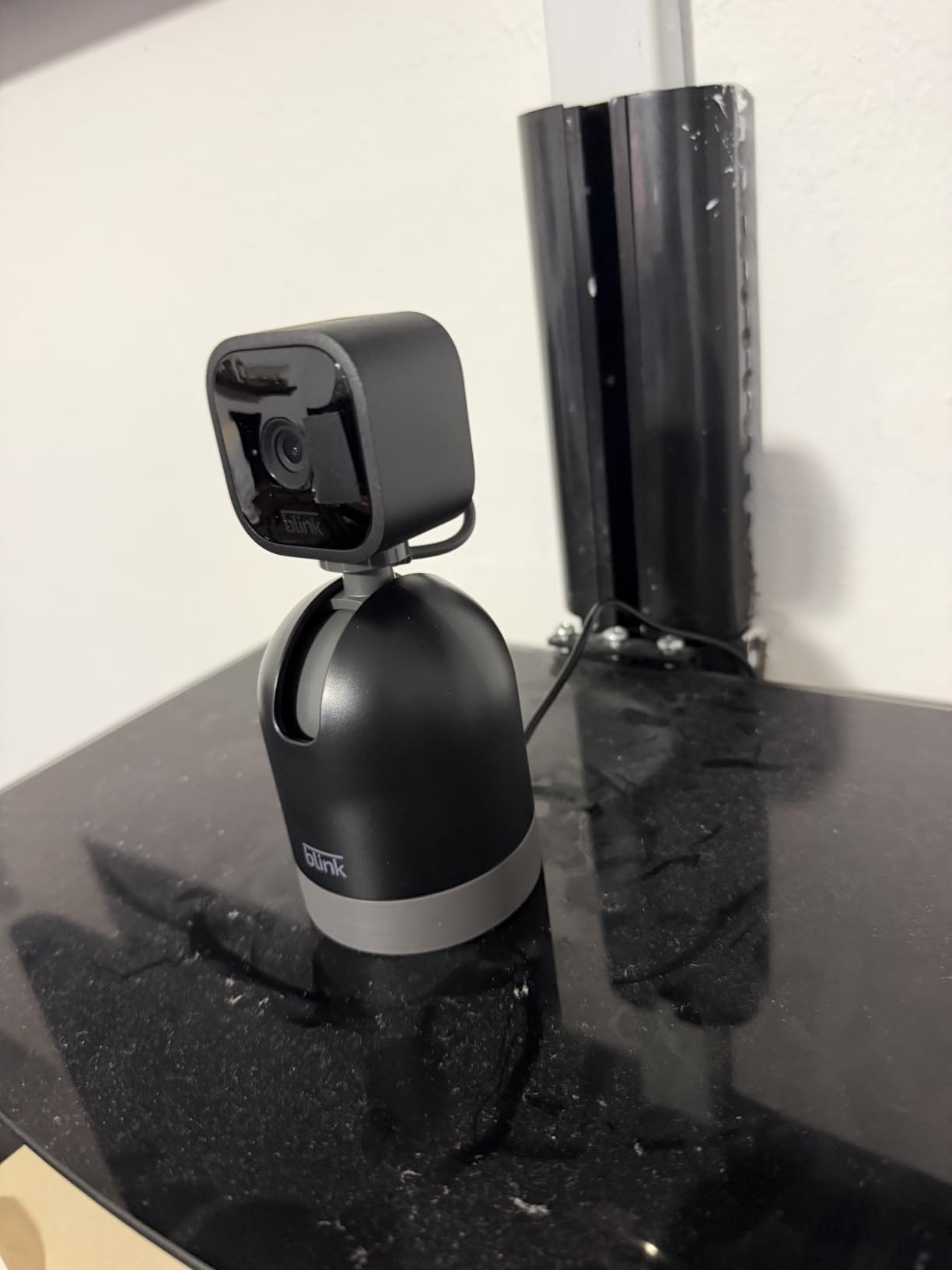 Mini Pan-Tilt Camera (newest model), Rotating indoor plug-in smart security camera, two-way audio, HD video, motion detection, Works with Alexa (White) customer photo 2