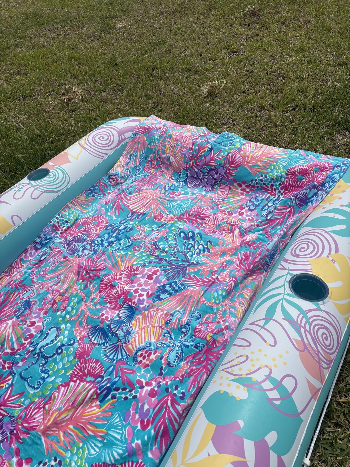 Lilly Pulitzer Oversized Beach Towel - Extra Large Pool Towel for Adults - 40 x 70 in customer photo 2