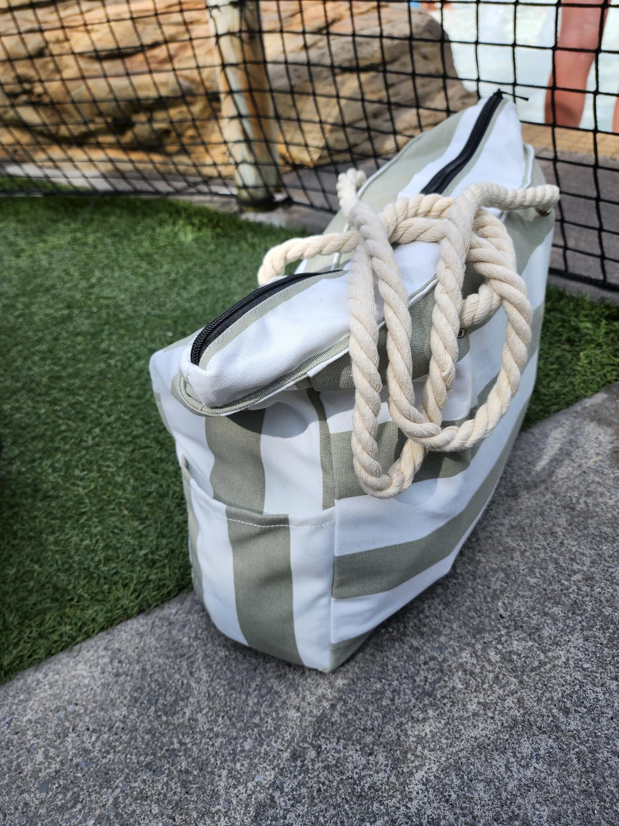 Becokan Beach Bags for Women Large Waterproof Beach Tote Bag Zipper Beach Bags Waterproof Sandproof Swim Pool Bag Large Tote customer photo 1