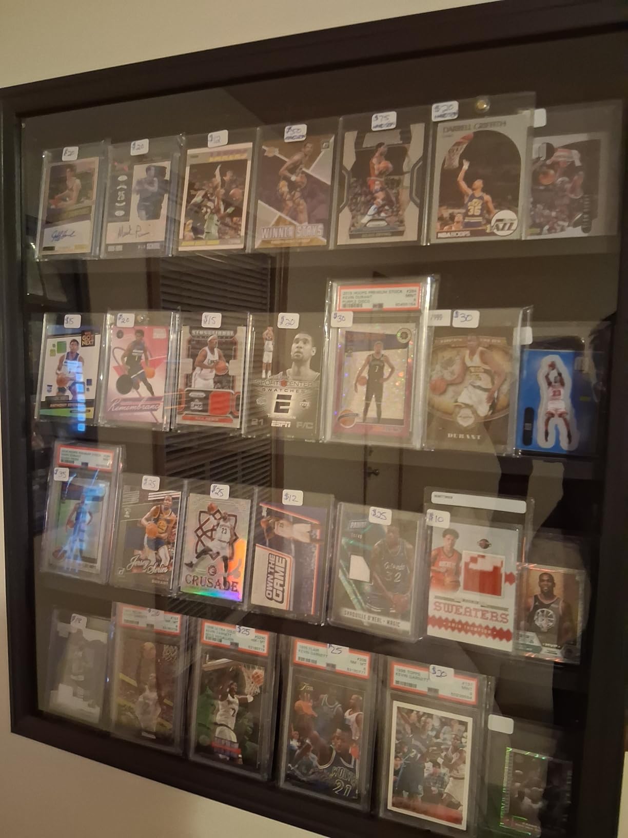Grintus Baseball Card Display Case 24 Graded Sport Card Display Case Wall Mount with Clear View and UV Protection Acrylic Door for Baseball Football Basketball Hockey Trading Card Collection, Black customer photo 2