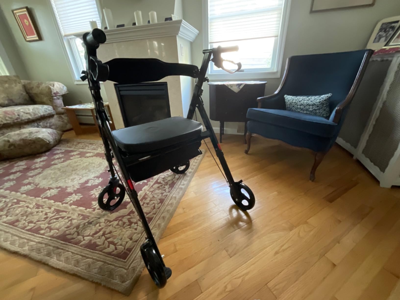 Helavo Bariatric Walker with Large, Height-Adjustable Seat, 550 lbs Weight Capacity, All Terrain 8-inch Wheels, 28-inch Wide - Extra Wide Heavy Duty Rollator for Seniors customer photo 2