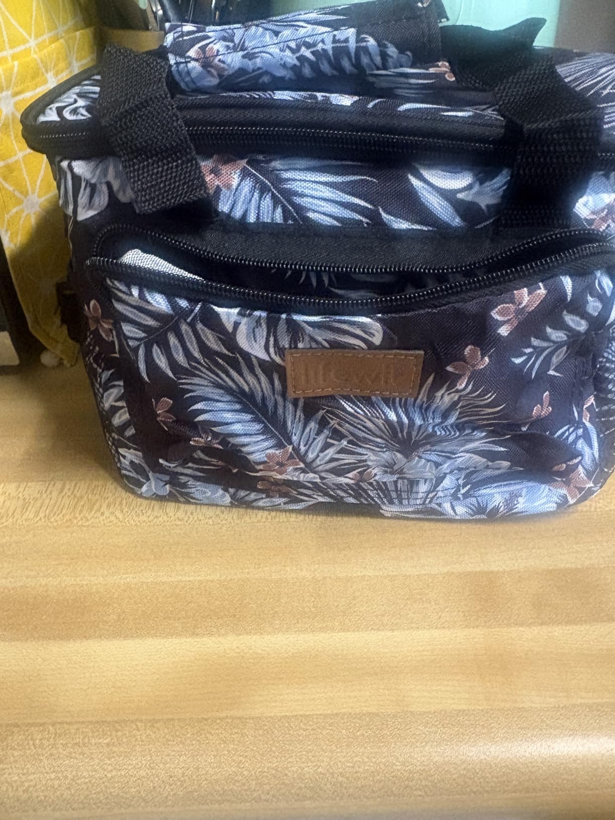 Lifewit Medium Lunch Bag, Insulated Lunch Box, Soft Cooler Cooling Tote for Adult Men Women, Black 12-Can (9L) customer photo 1