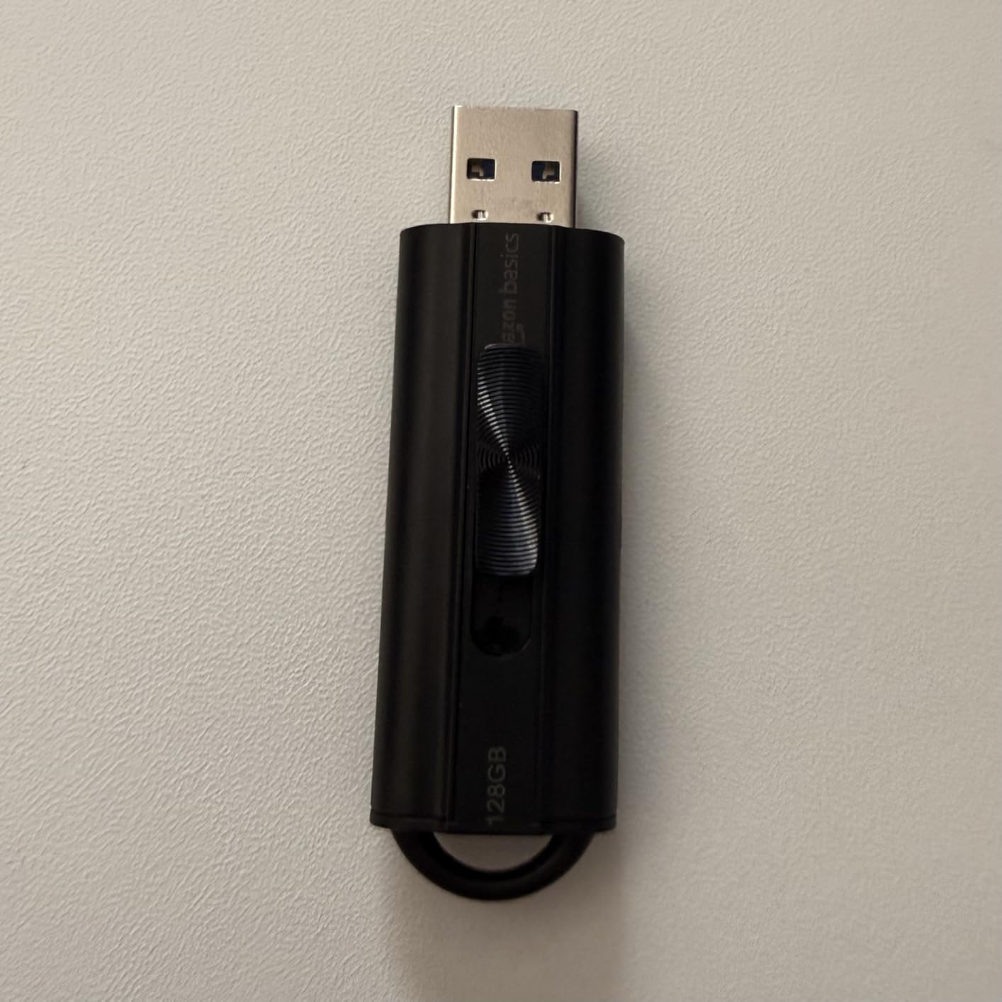 Amazon Basics 256 GB Ultra Fast USB 3.1 Flash Drive, High Capacity External Storage, Retractable Design, 130MB/s Transfer Speed, Black customer photo 2