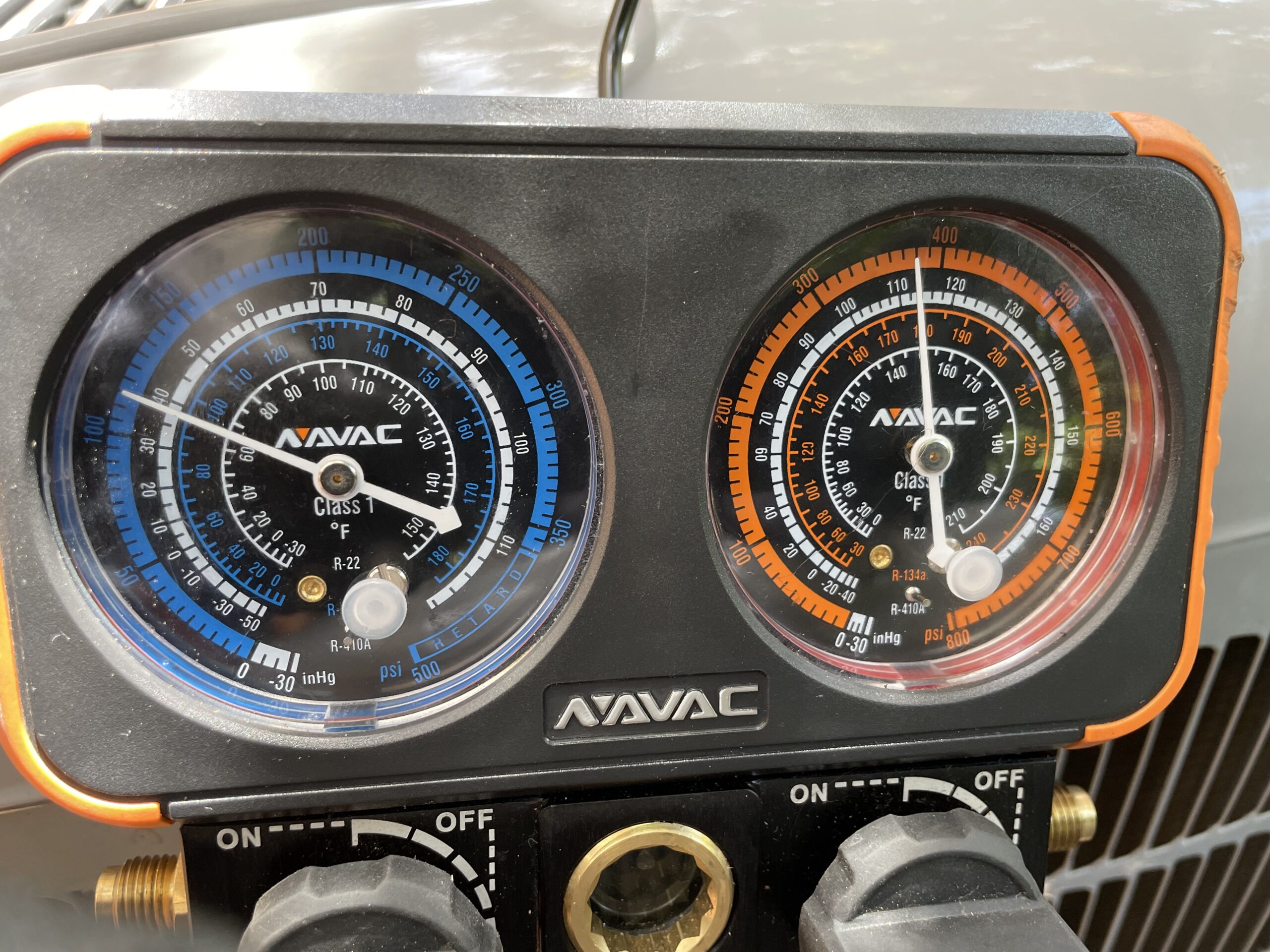 NAVAC N4A4H Manifold Gauge | Class 1.0 Accuracy | Impact-Resistant HVAC Gauge | Aluminum Body and Rubber Cover | Easy-to-Read Analog Display | 4 Valves | with Hoses | 1 Year Warranty customer photo 1