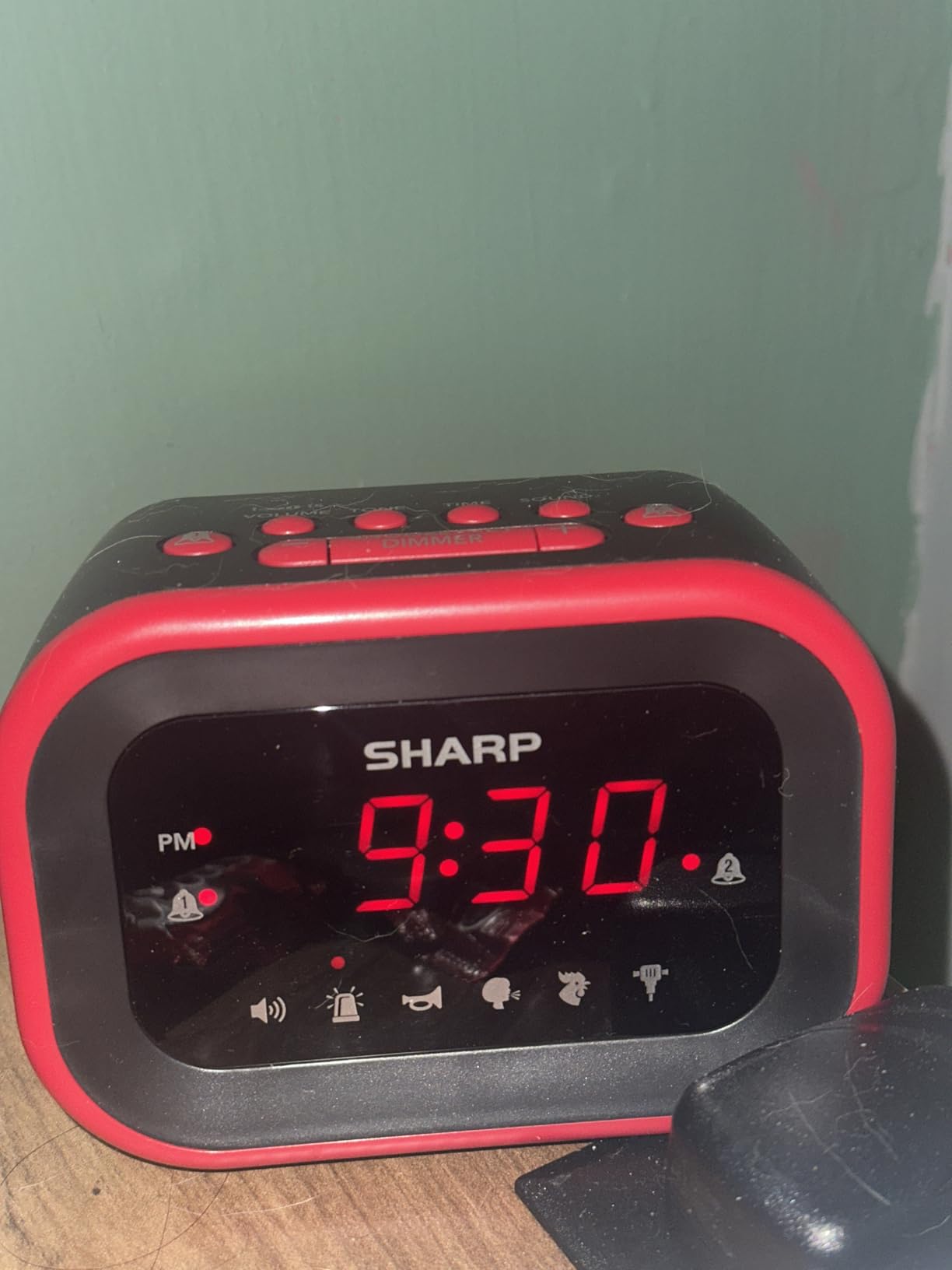 Sharp Big Bang Super Loud Alarm Clock for Heavy Sleepers, 115dB Extreme Wake-Up Alarm, Dual Alarms, 6 Wake Sounds, Large Red LED Display, Dimmer Control & Battery Backup, Bedroom Clock customer photo 1