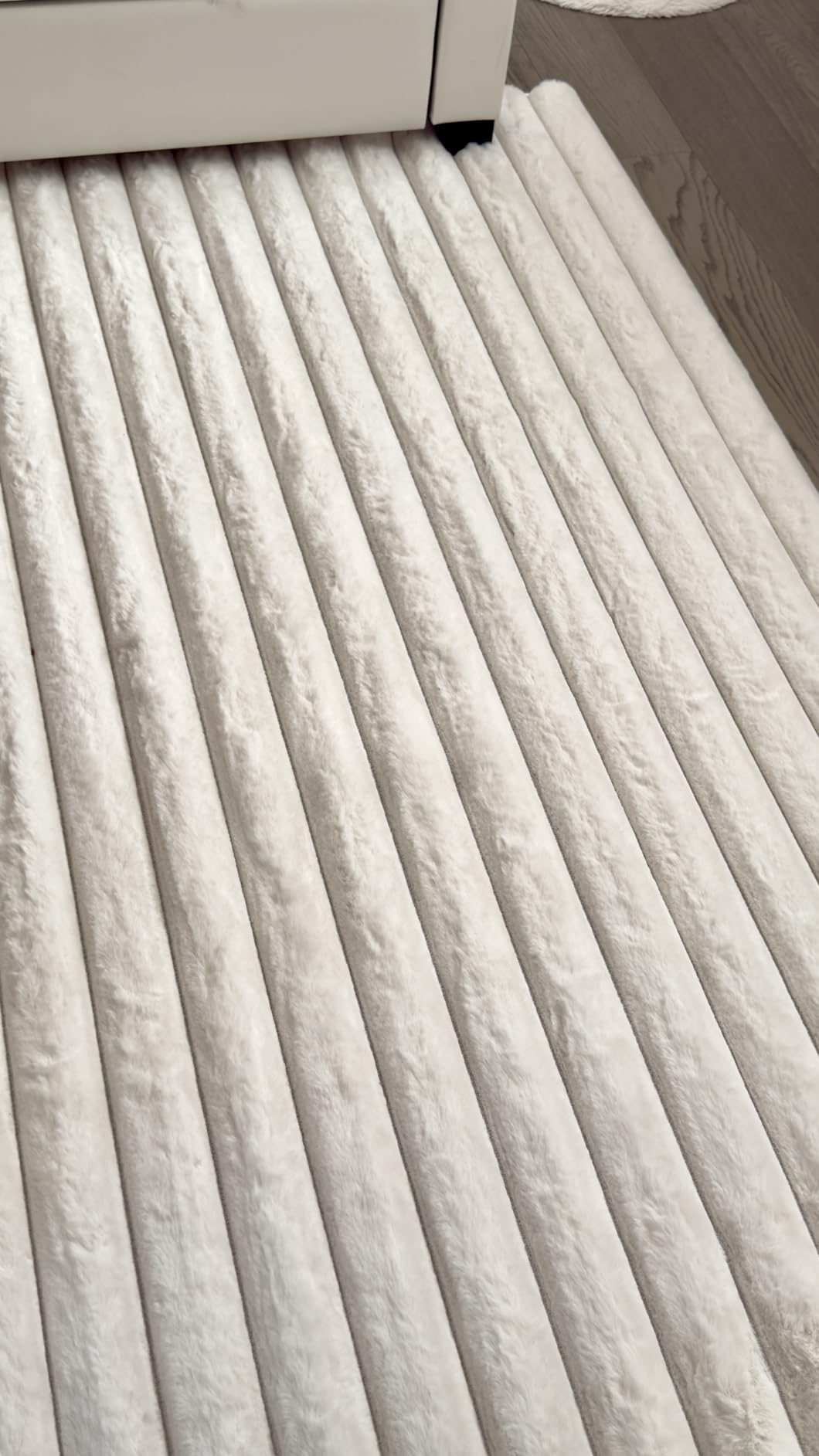 nuLOOM 7'6' x 9'6' Cozy Plush Area Rug, Machine Washable, Non-Slip, Soft Fluffy Shag Carpet for Living Room Bedroom Kids Room Nursery Home Decor, Jeni White customer photo 1