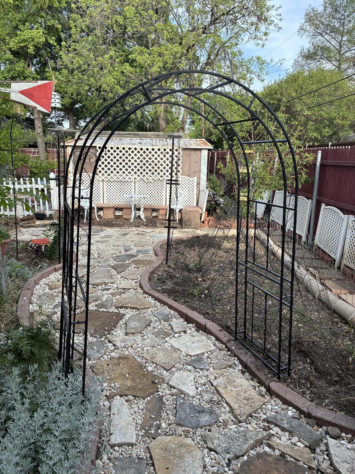 Outvita 7FT Garden Arch Arbor, Heavy Duty Metal Arbour Archway, Decorative Frame Stand Trellis with 7 Inch Ground Stakes for Wedding Ceremony Party Plant Climbing Rose Vines Lawn Courtyard Patio Black customer photo 2