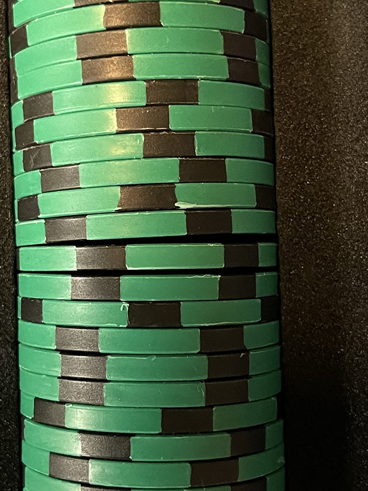 ARTGAME 14 Gram Clay Poker Chip Set for Texas Hold'em, 500Pcs Casino Style Chips, with K-Type Aluminum Case and Dealer Buttons. customer photo 2