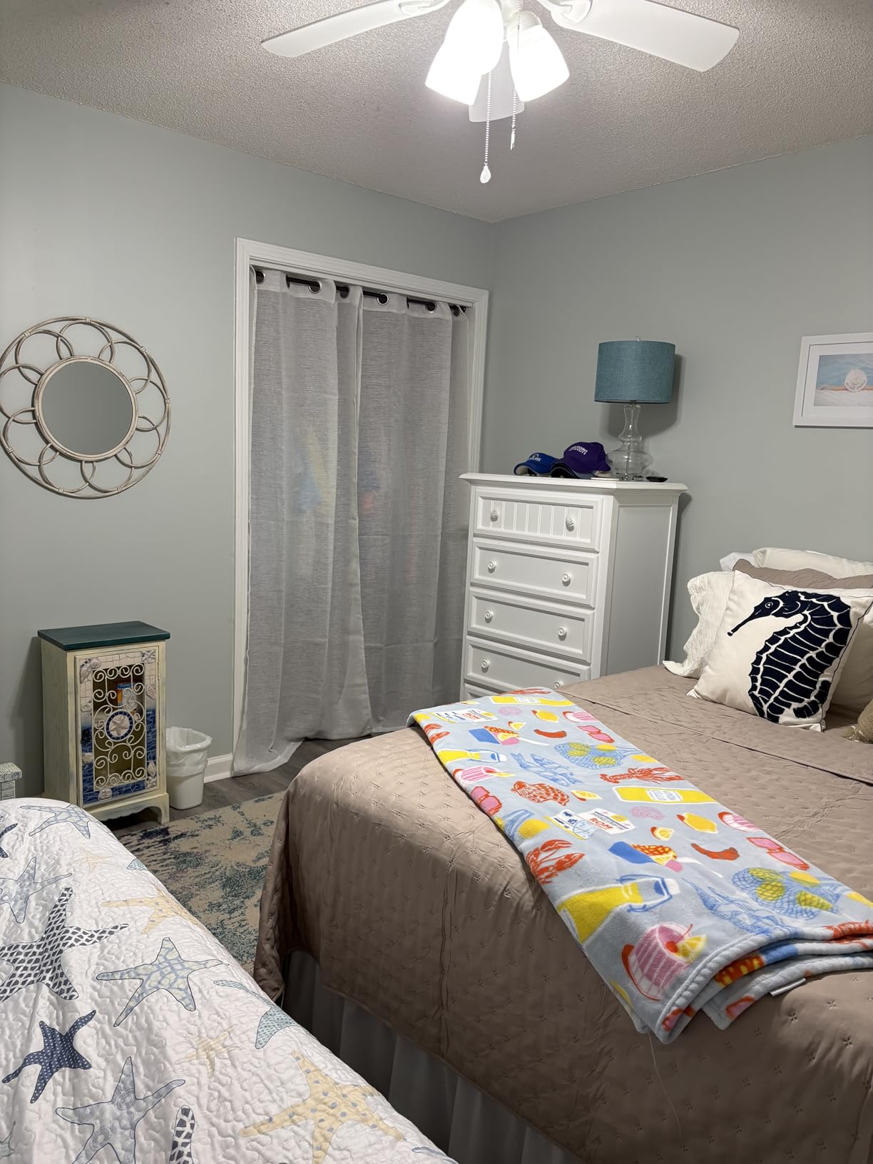 Bedsure Quilts Queen Size - Lightweight Comforter Queen Size for Summer, Bright White Bedspread Quilt with Clover Pattern, Soft Ultrasonic Coverlet, Modern All-Season Bedding, 90 x 96 Inches customer photo 2