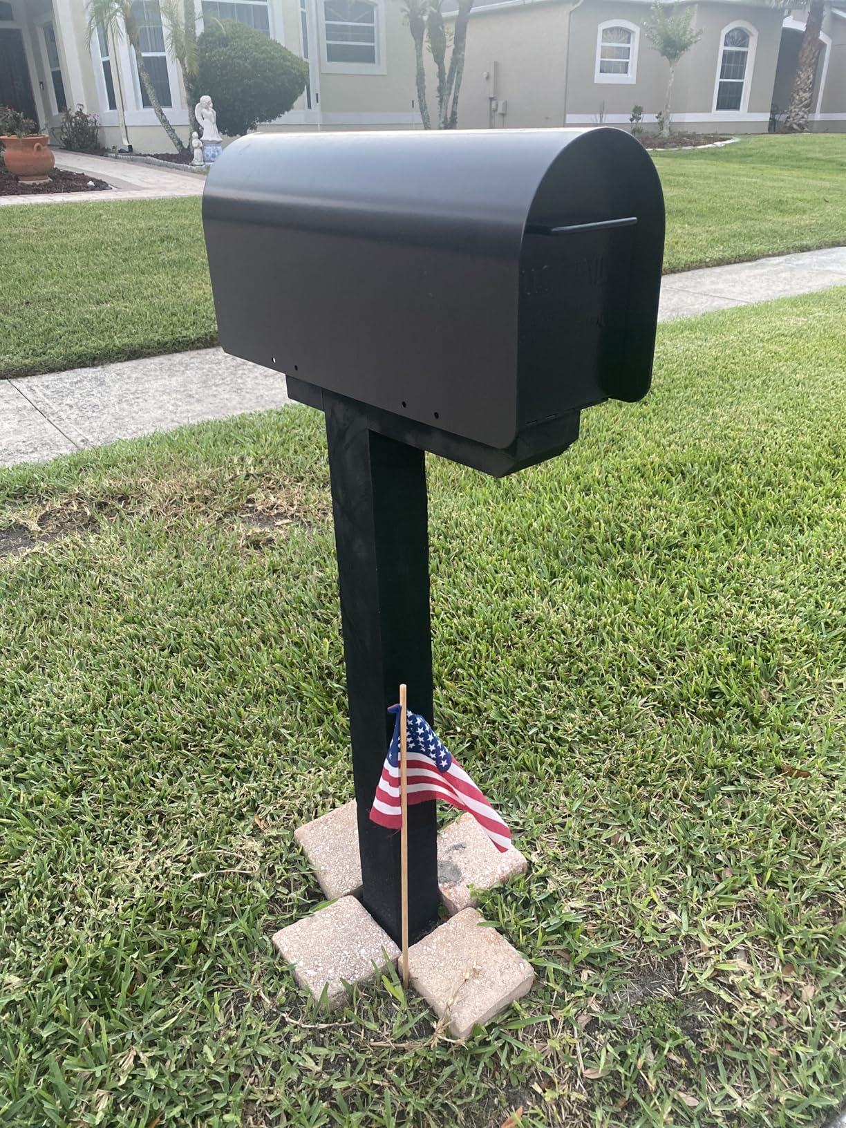 Architectural Mailboxes Ironside Large Capacity Galvanized Steel, Post-Mount Mailbox, MB801BAM, Metal, Black customer photo 1