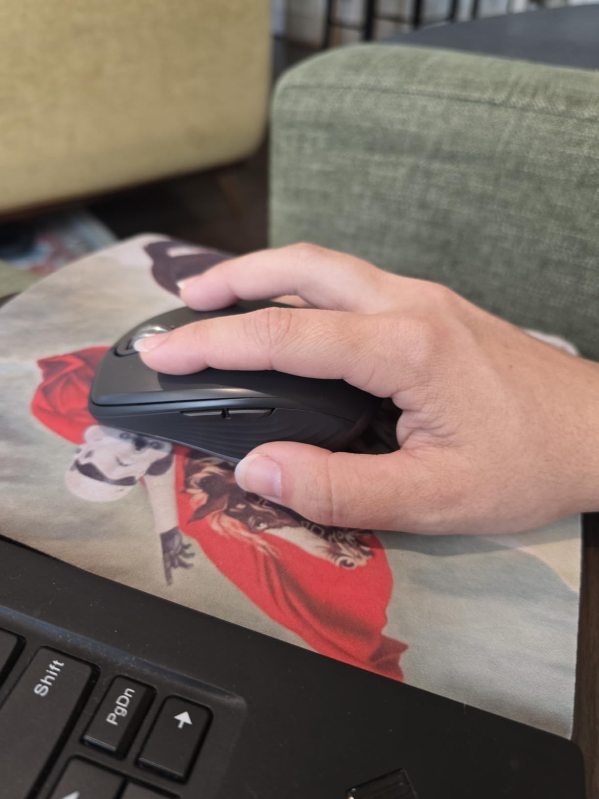 Logitech MX Anywhere 3S Compact Wireless Mouse, Fast Scrolling, 8K DPI Any-Surface Tracking, Quiet Clicks, Programmable Buttons, USB C, Bluetooth, Windows PC, Linux, Chrome, Mac - Graphite customer photo 2