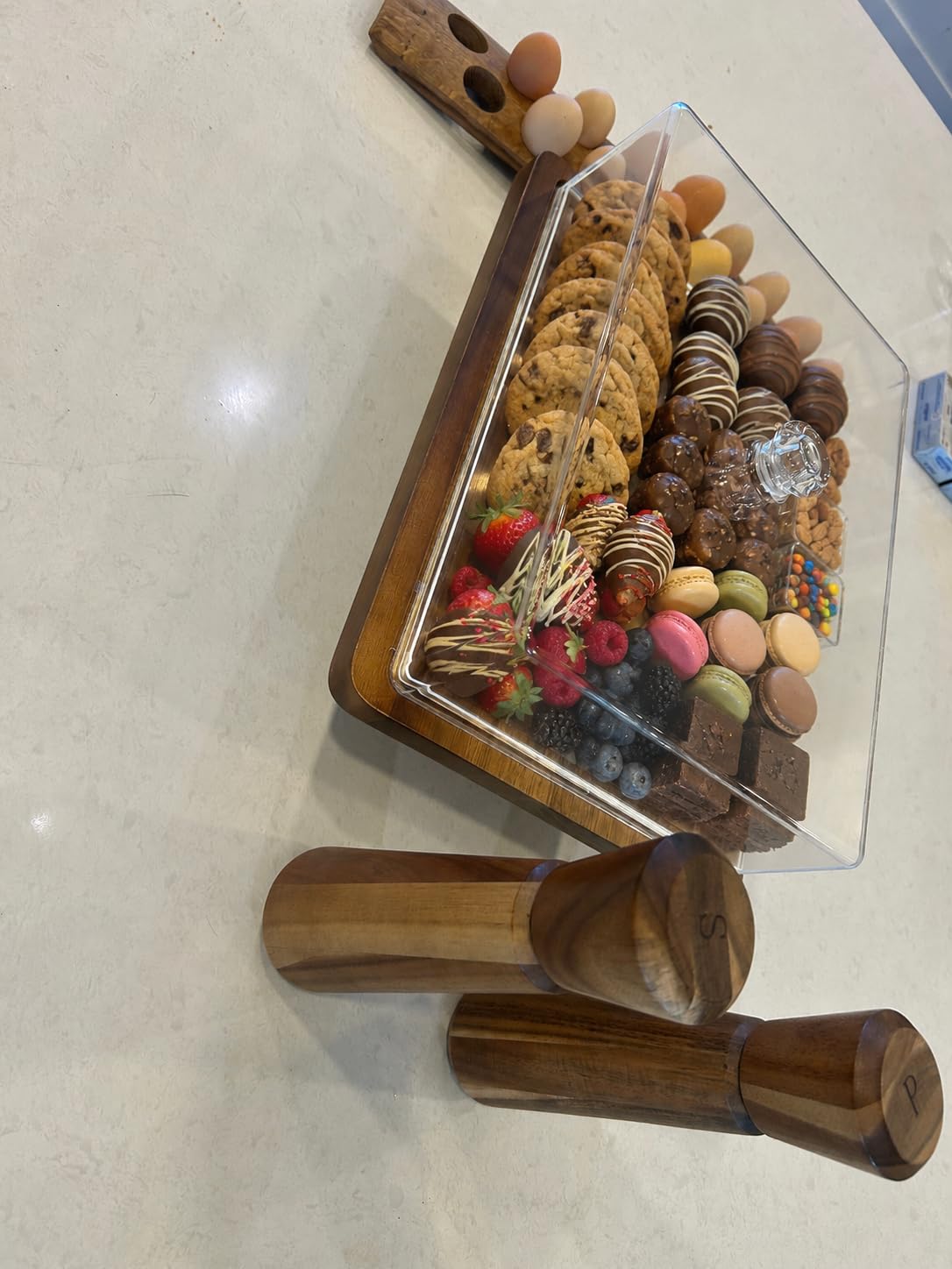 HOMESPHERE Acacia Wood Cake Stand with Lid - Rectangular Cake Holder, 2-in-1 Dessert Table Display Set & Charcuterie Board for Cheese, Chips, Fruit Platter, Large Acrylic Cake Dome Cover, No Glass customer photo 2