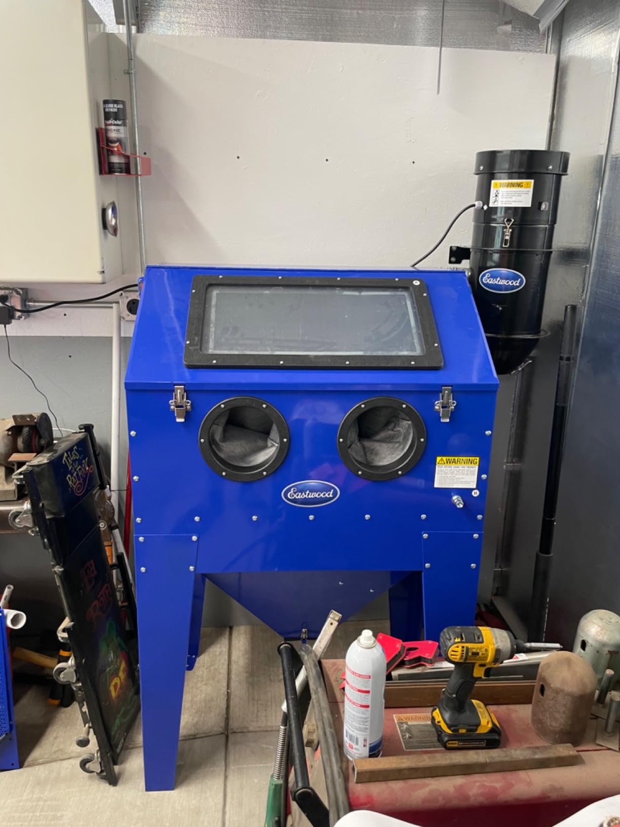 Eastwood B100 Large Abrasive Media Blasting Blast Cabinet with Dust Collector customer photo 1