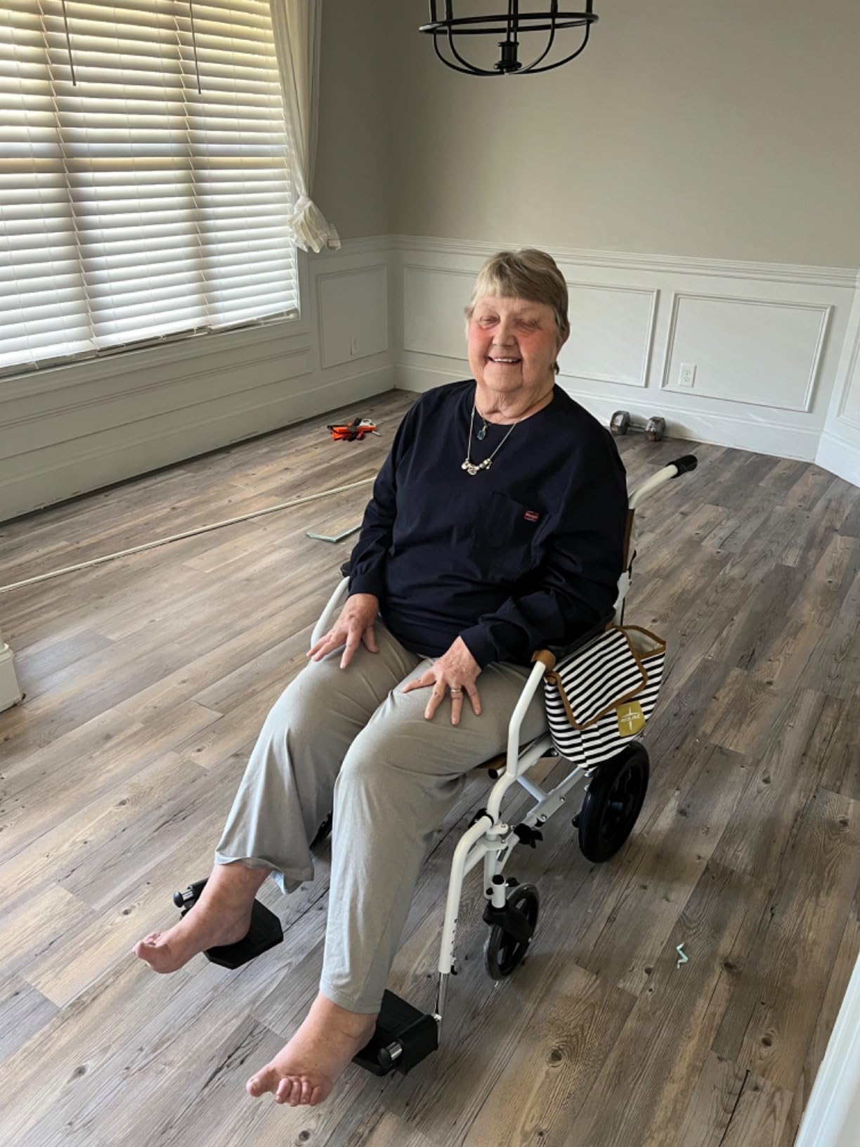 Medline Foldable Transport Chair w/Microban for Seniors, Post Surgery, and Elderly, 300 lb Weight Capacity, 19